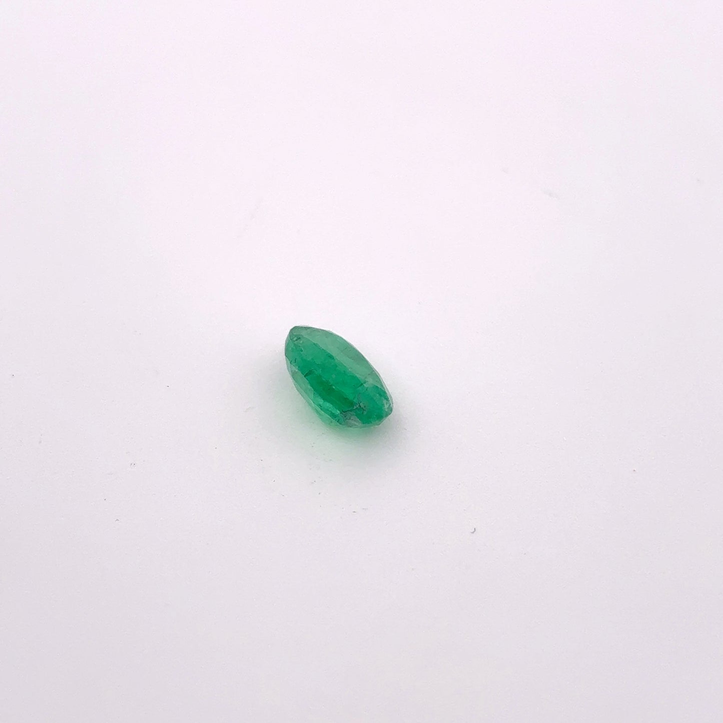 0.84 carat Natural Green Emerald, 6.5x5.2mm