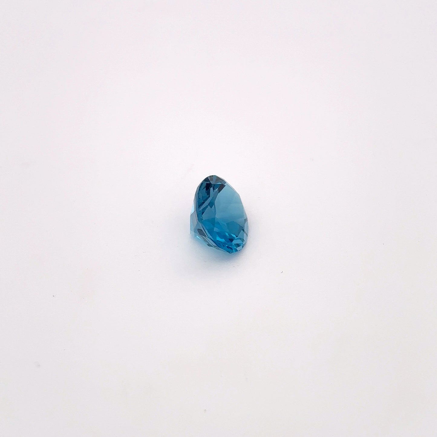 4.33 carat London Blue Topaz 11x9mm Oval Cut Gem