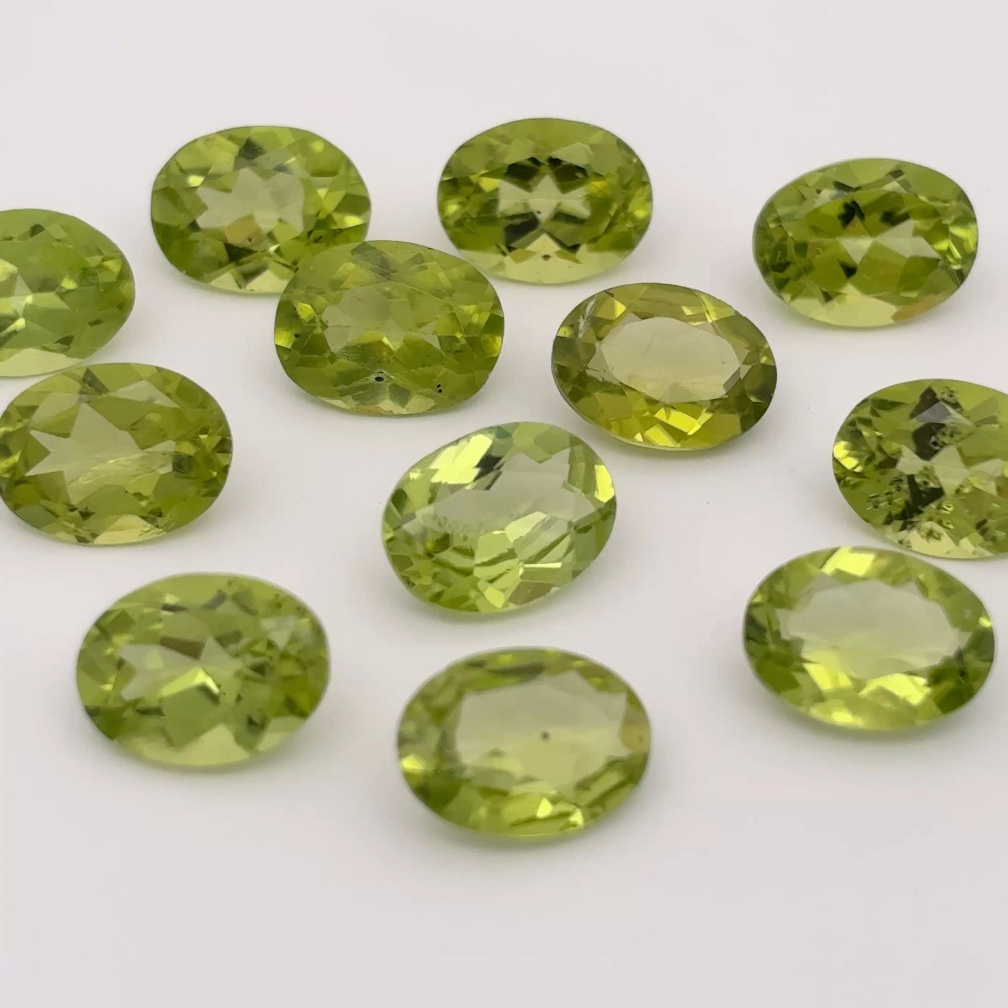 ONE 8x6mm Green Peridot Oval Cut, Faceted Loose Gemstone