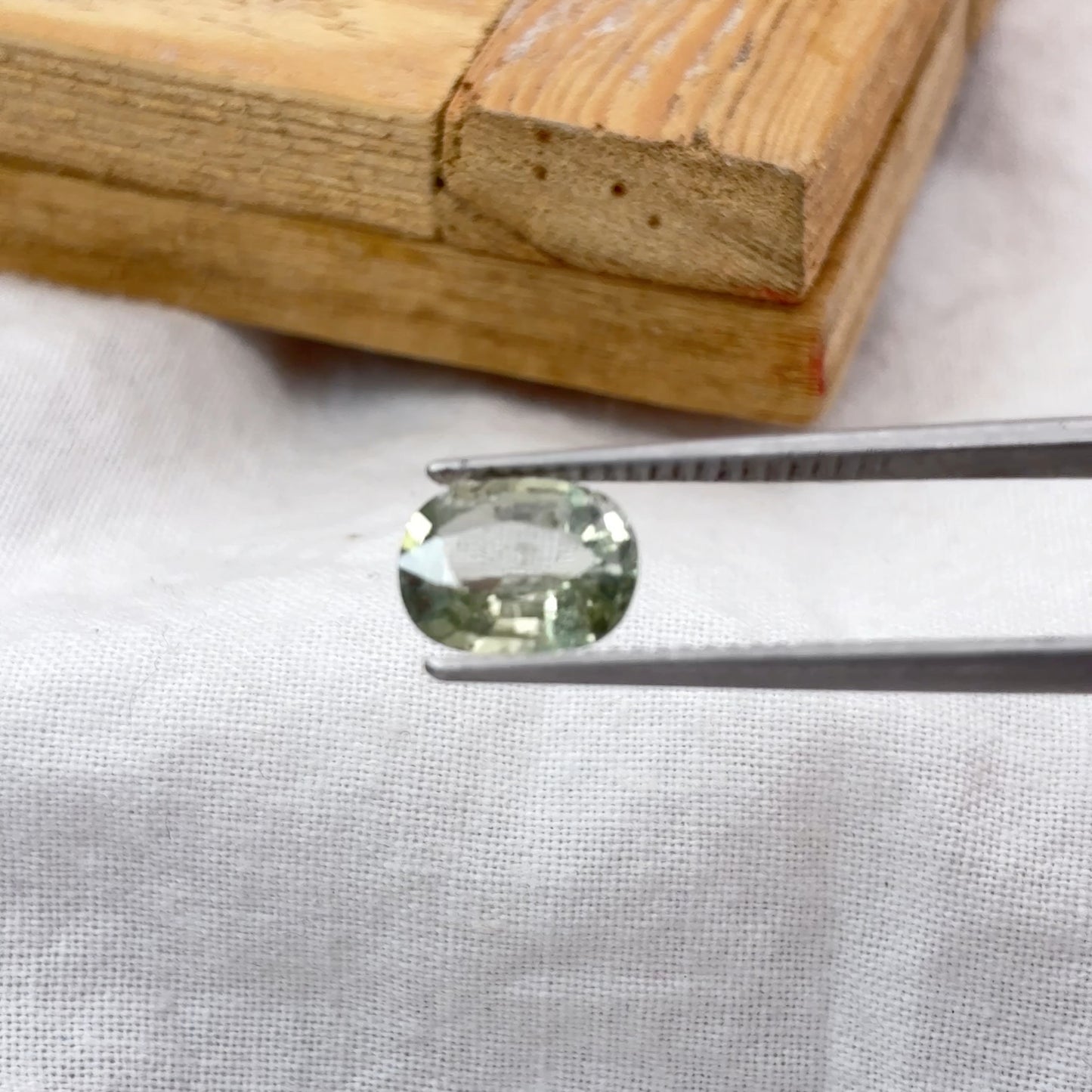 8x6mm Light Yellowish Green Natural Unheated Sapphire oval Loose Gemstone, 1.66 carat