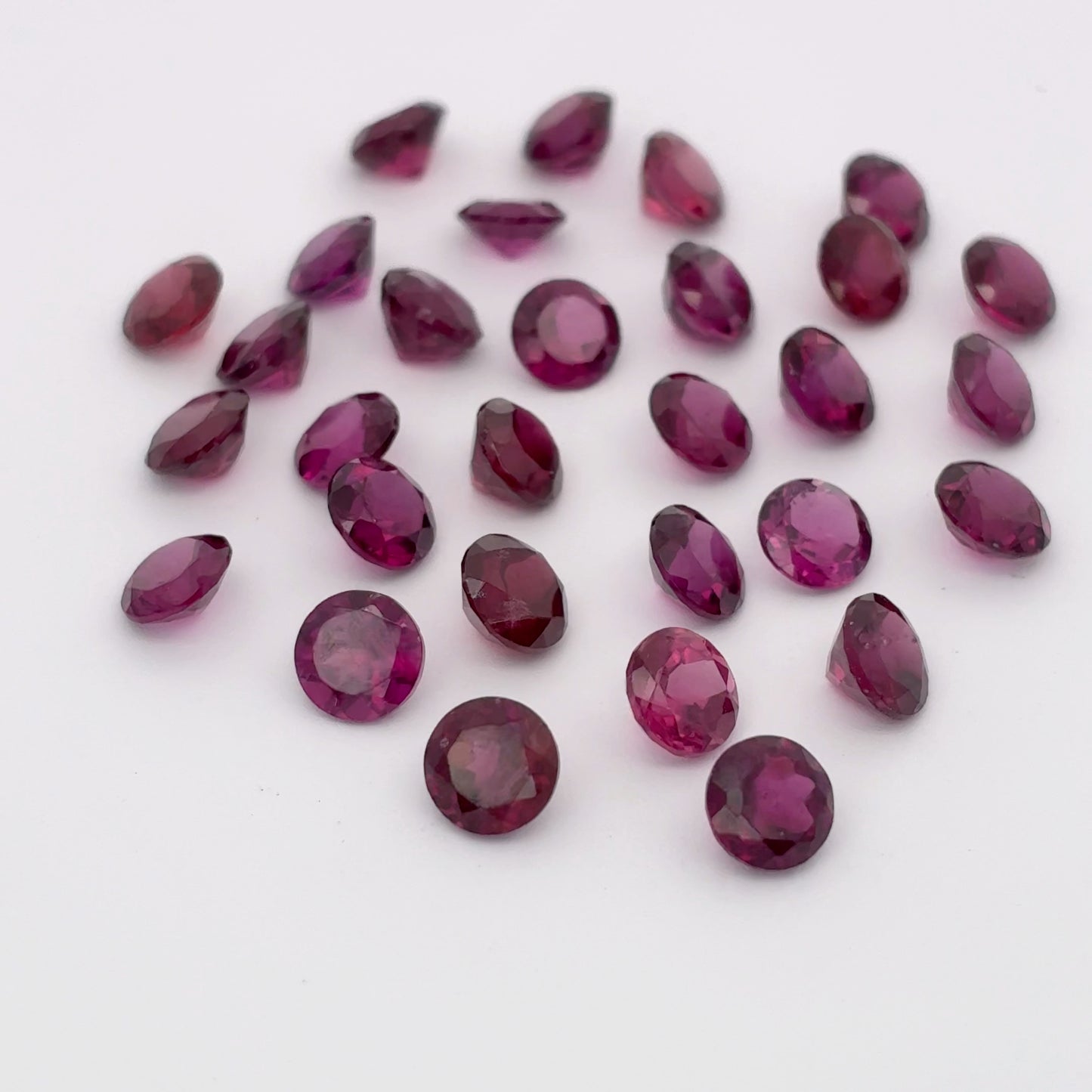ONE 5mm Purple Garnet Round Cut