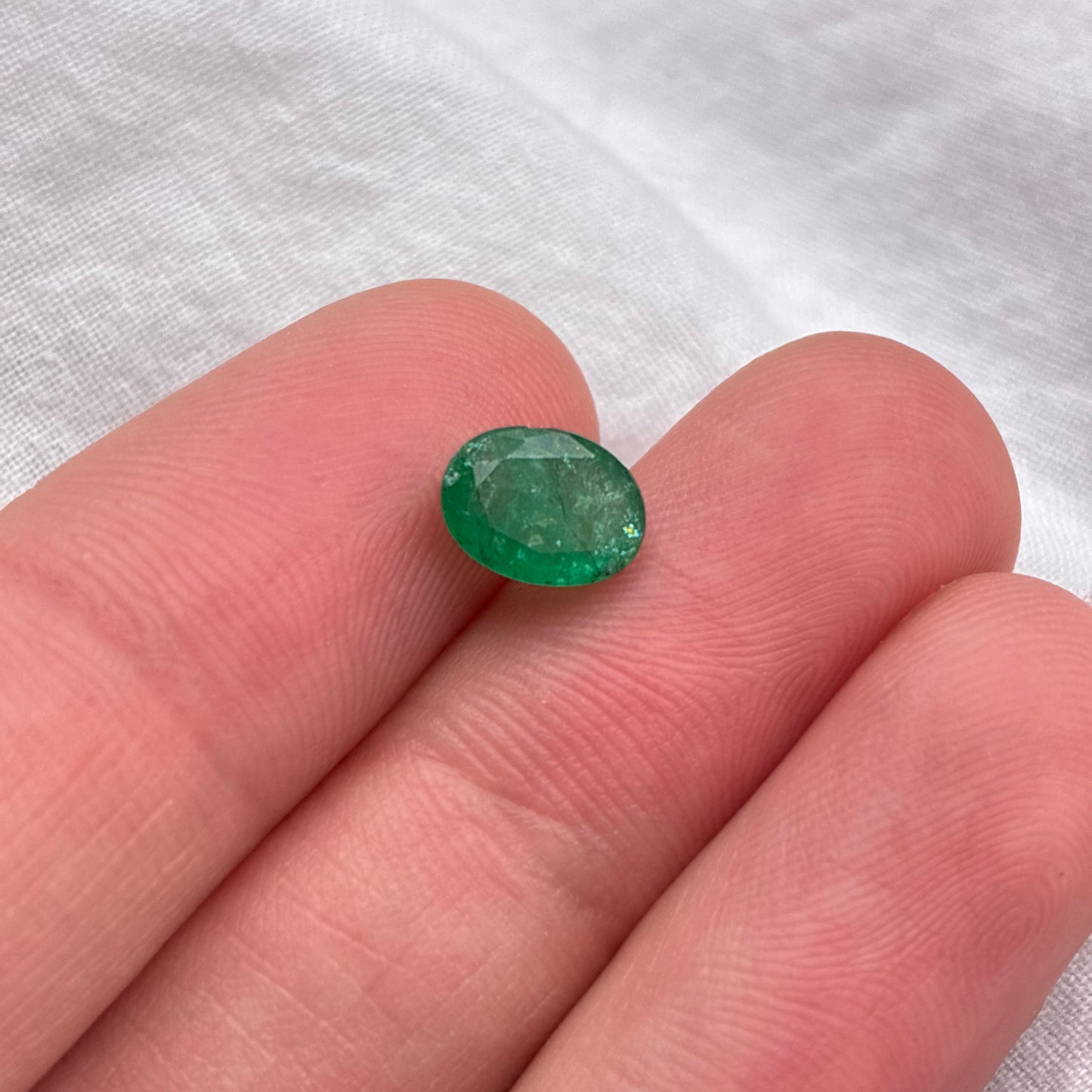 1.41 carat Green Natural Emerald, 7.8x5.7mm Oval cut