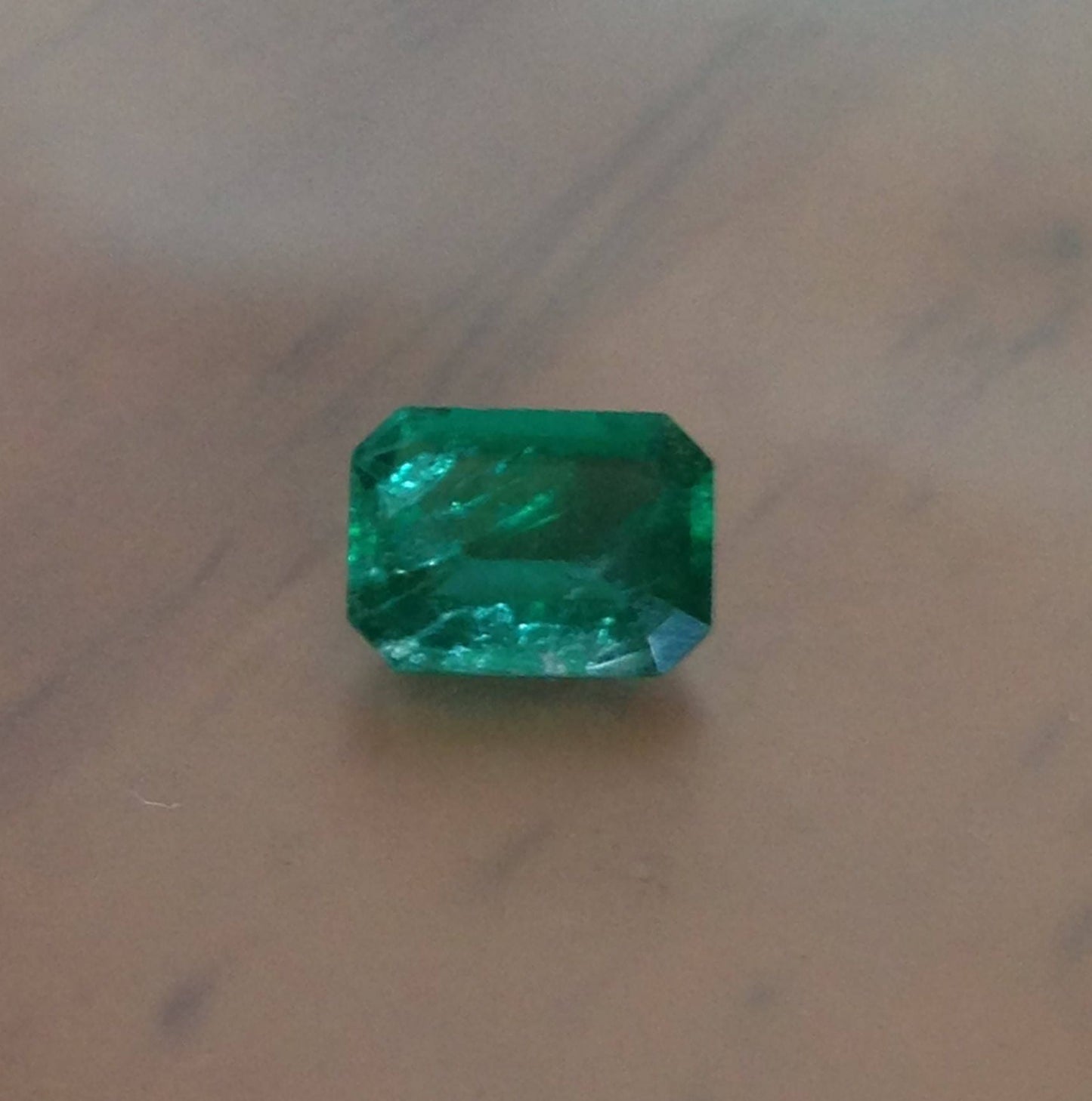 1.15 carats Natural Emerald 7.83x5.8 millimeters mm Emerald Cut Faceted Gem Precious Gemstone Wholesale Gem Real Natural Transparent Green