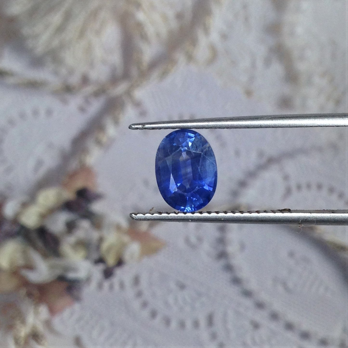 Natural Sri Lanka Blue Sapphire 8x6mm 1.90 Carats Oval Corundum Blue Wholesale Gem Faceted Loose Unmounted Gemstone Fancy Heat Only