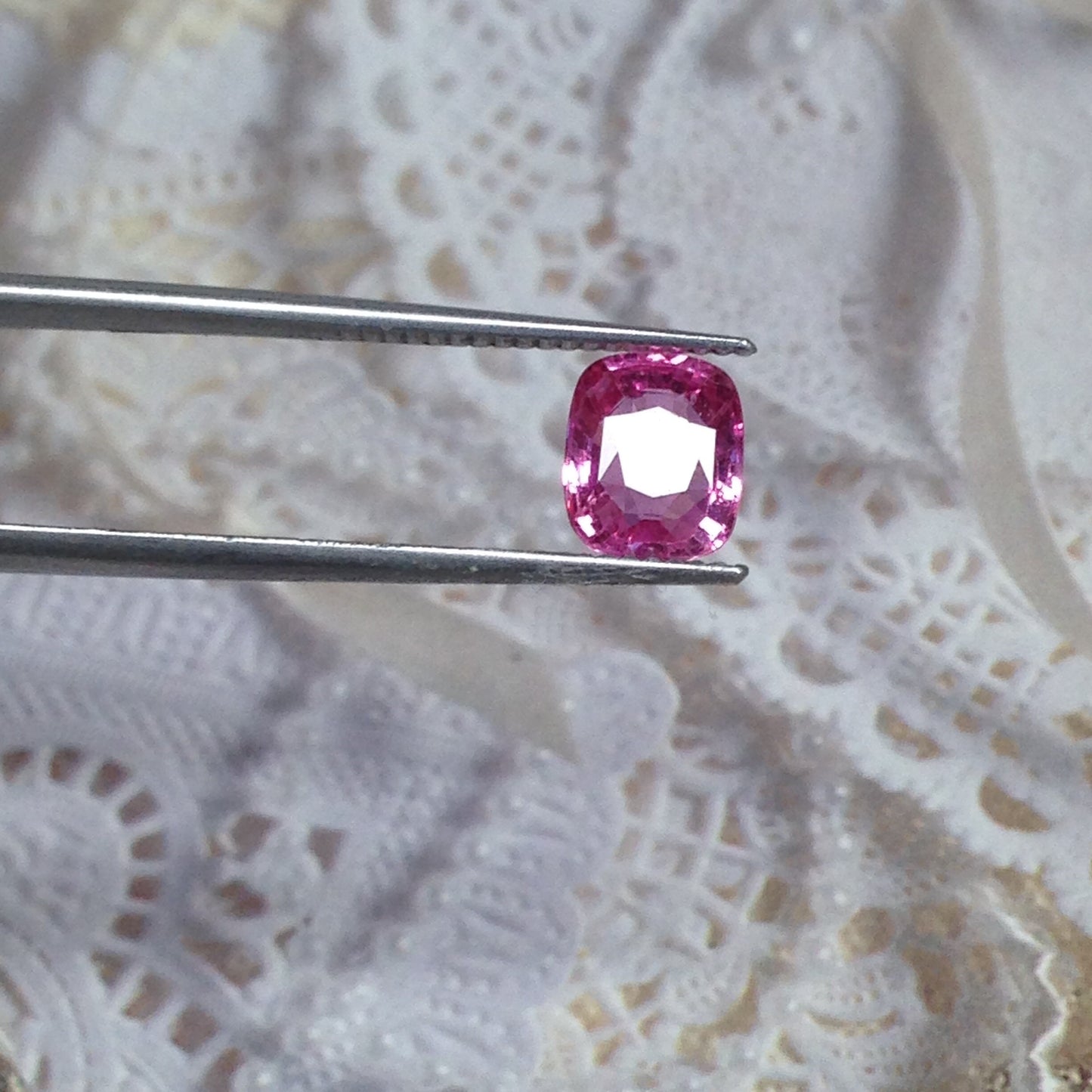 1.77 Carat Natural Pink Sapphire 7.4x6.2mm Cushion cut Loose Gemstone Faceted Gem Corundum Fancy Vivid Color Sapphire