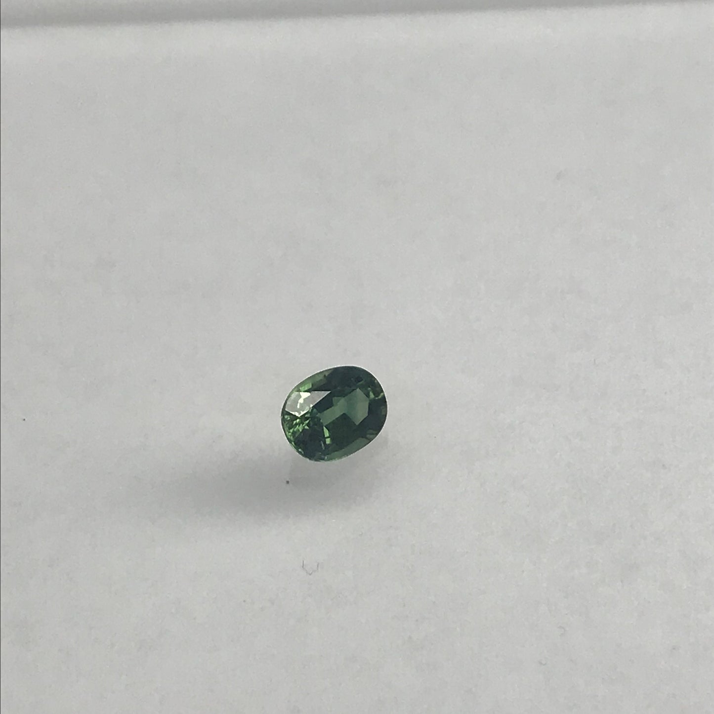 0.86 carat Natural Green Sapphire 6x4.7mm Oval Cut Corundum Faceted Loose Gemstone