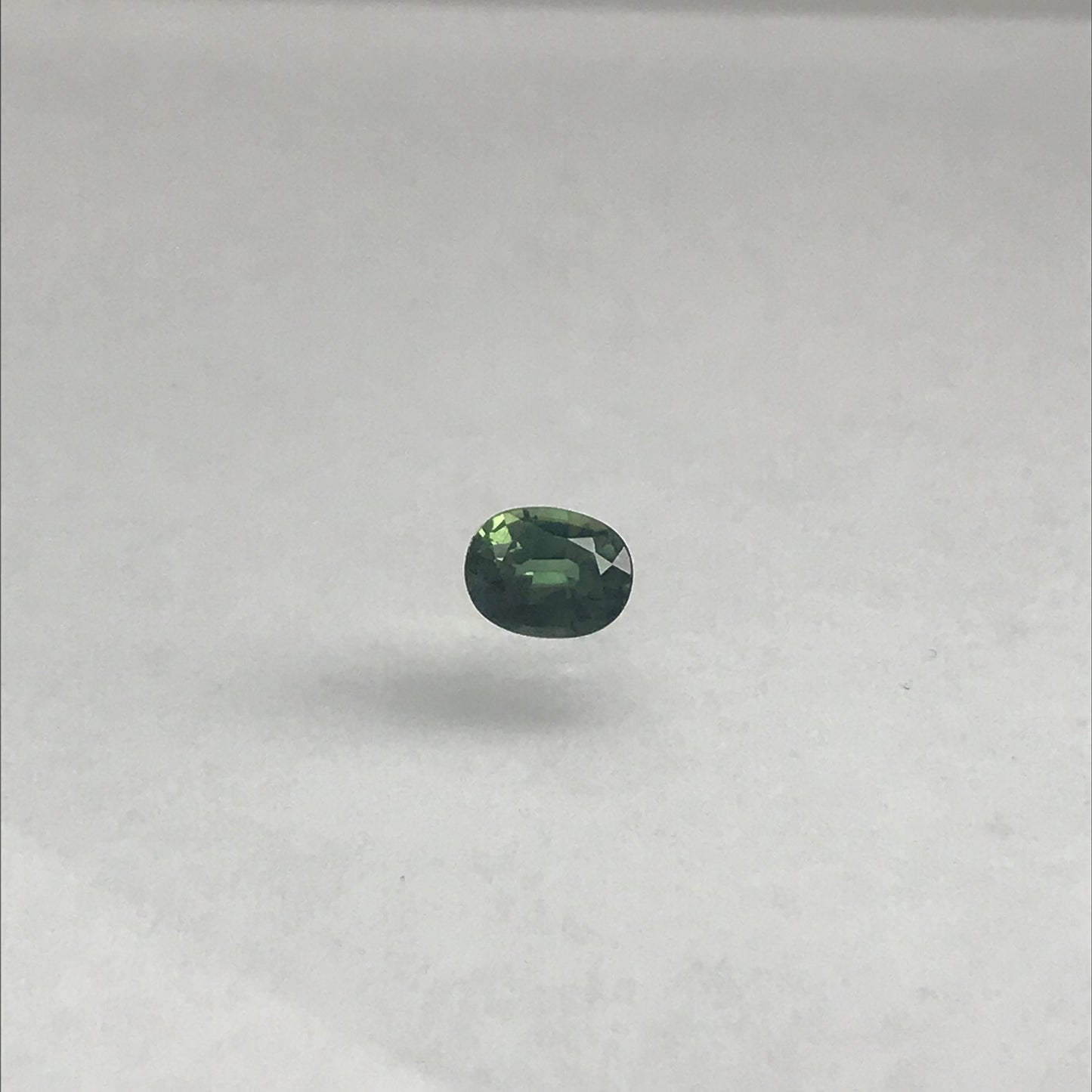 0.86 carat Natural Green Sapphire 6x4.7mm Oval Cut Corundum Faceted Loose Gemstone
