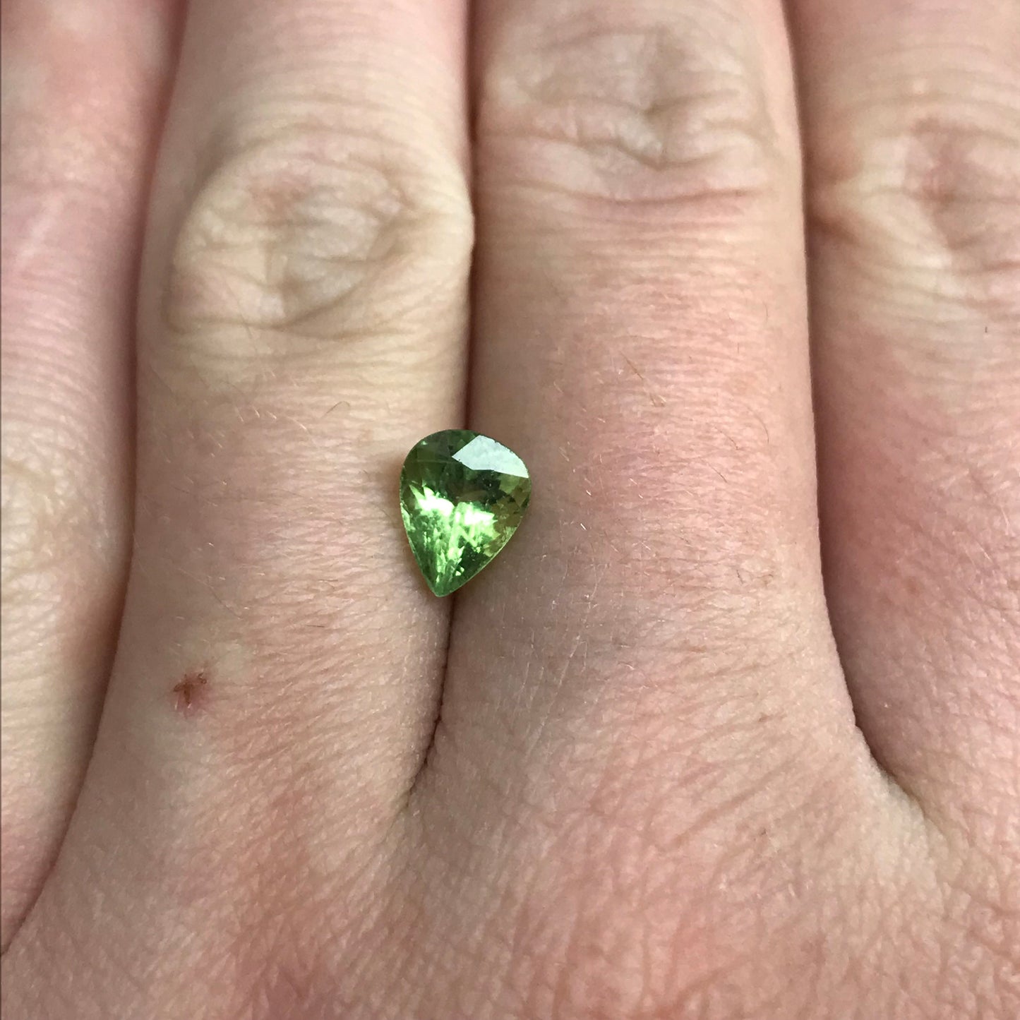 1.14 carat Yellow Green Copper-bearing Tourmaline Paraiba 7.5x5.8mm Faceted Loose Gemstone Cuprian