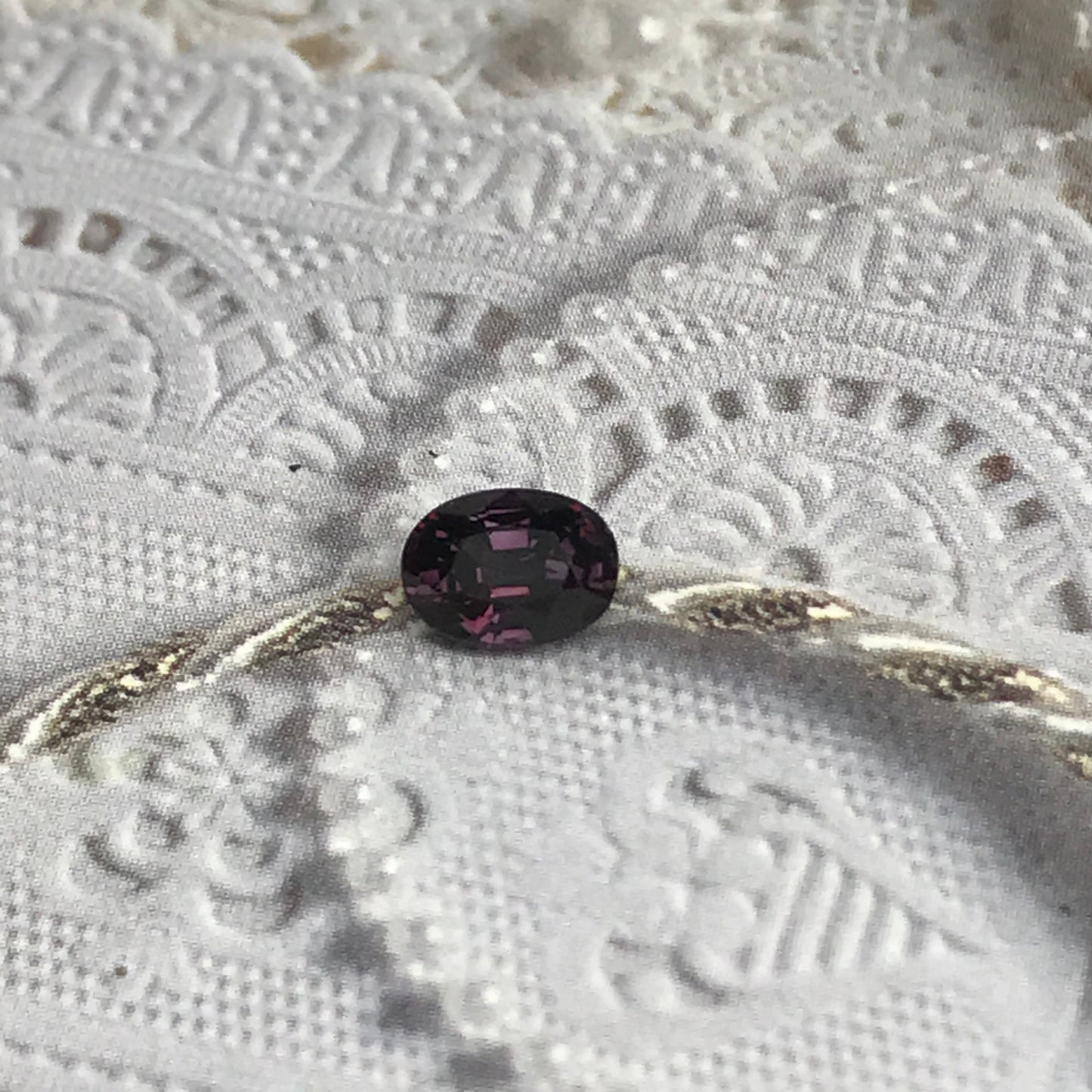 1.15 carat Natural Fancy Sapphire 7x5mm Oval Purple Red Loose Gem Unmounted