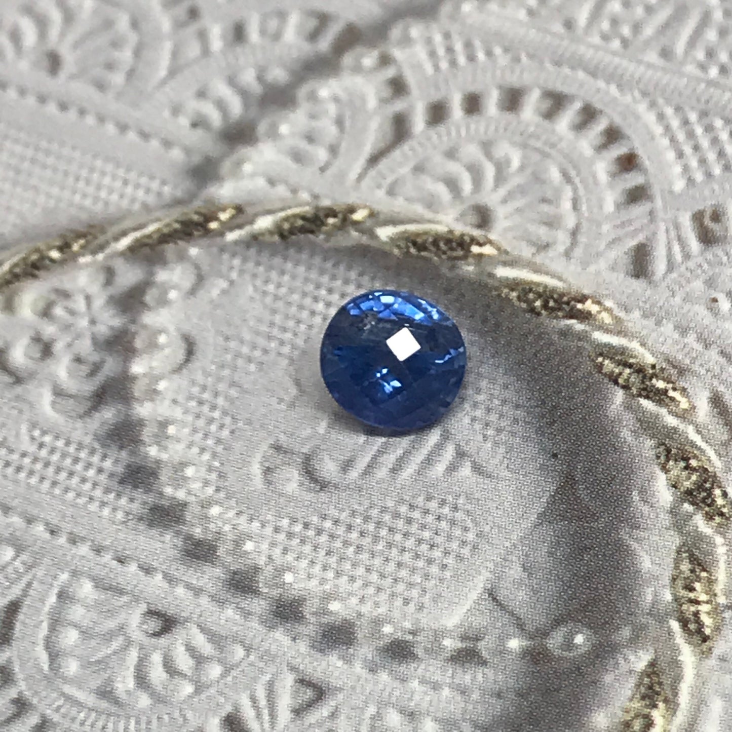 Natural Medium Blue Sapphire 6 mm roval round 1.73 Carats Oval Corundum Gem Faceted Loose Unmounted Gemstone Fancy prob Heat checkerboard ct