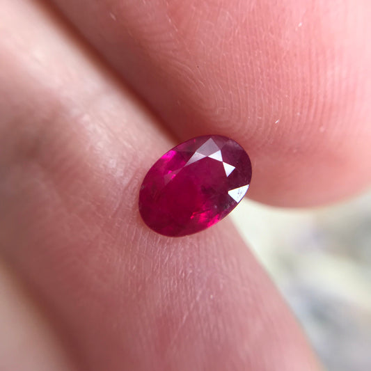 0.89 carat Natural Ruby Heated 7x5mm Oval Cut Loose Faceted Gem