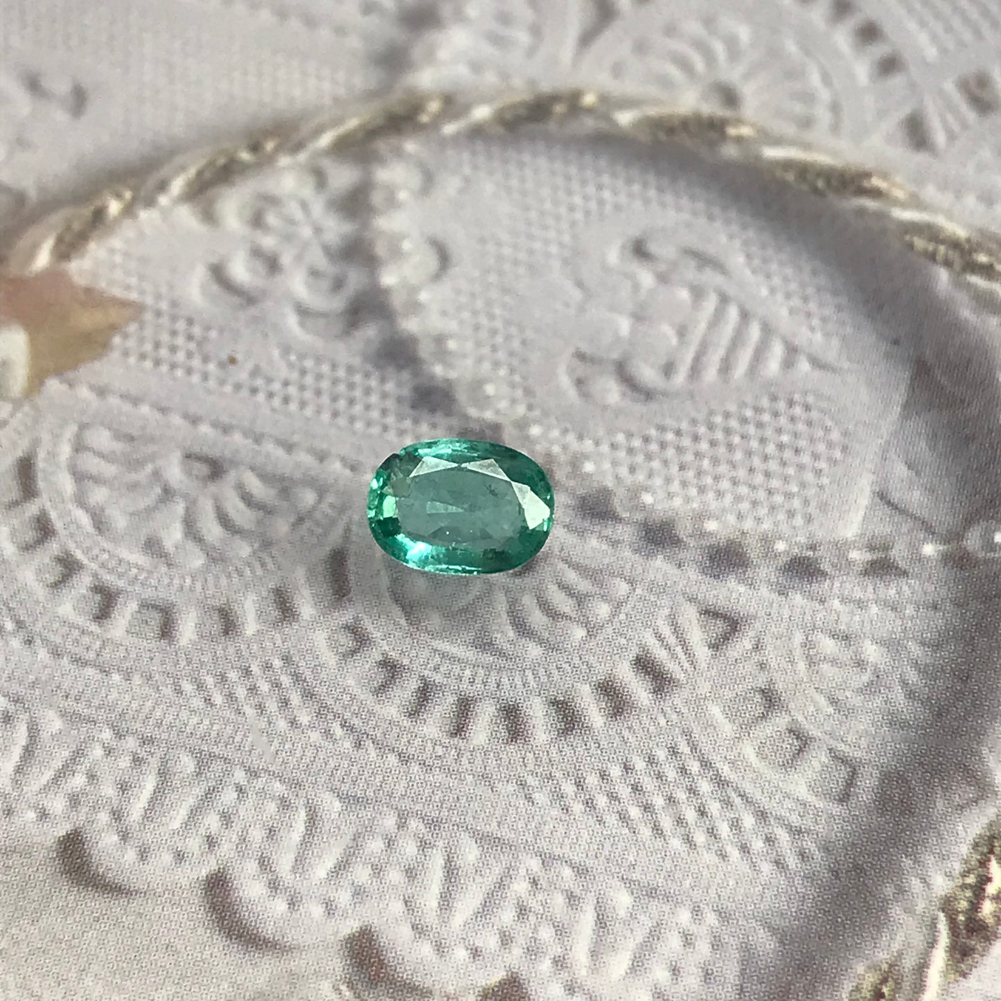 0.71 carats Natural Emerald 6.8x4.9 mm Oval Cut Faceted Gemstone Wholesale Gem Nice Bluish Green Real Natural Transparent Green US Seller