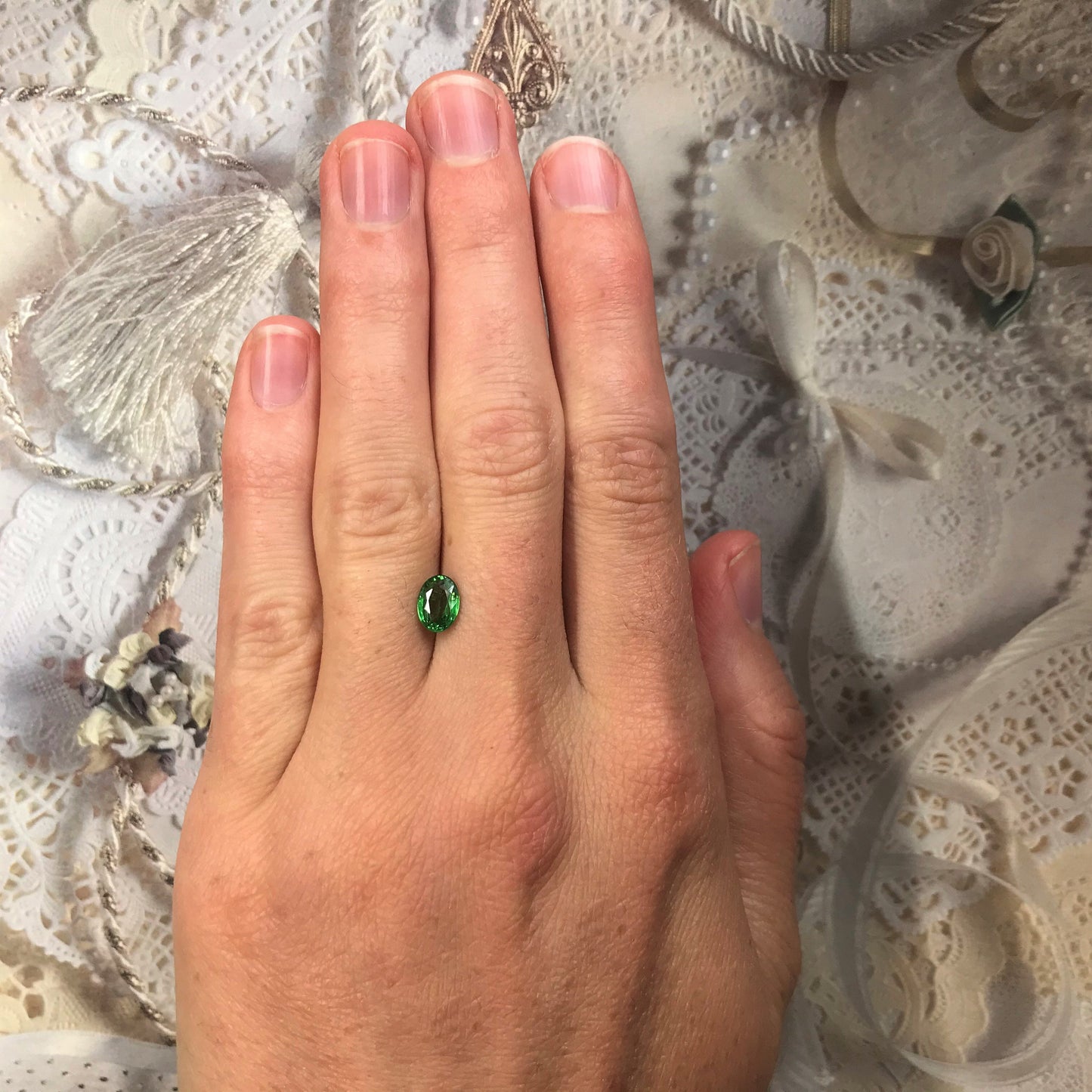 Natural Tsavorite Garnet 0.91 carats 7x5mm Faceted Oval cut