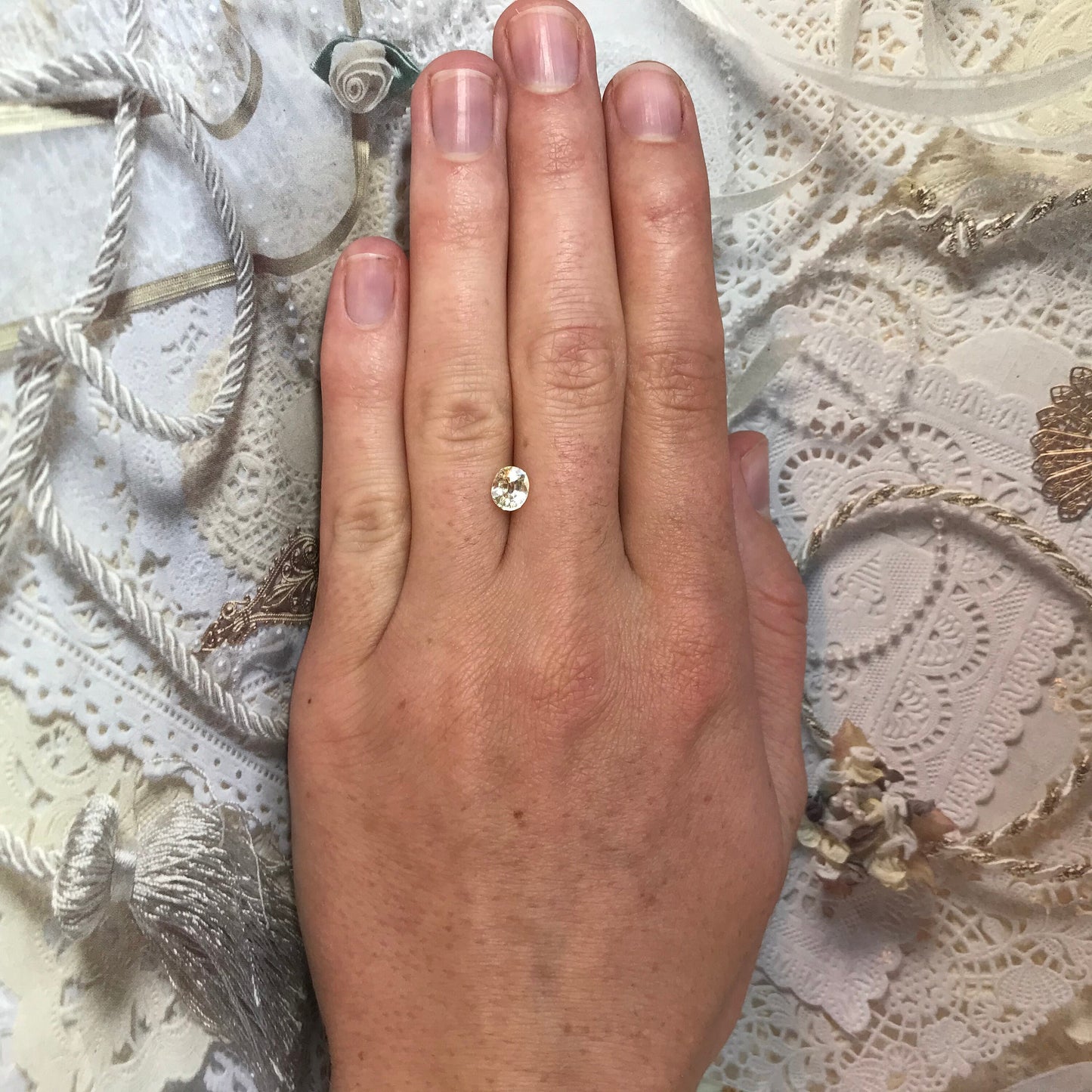 Natural Light Yellow Sapphire 1.11 cts 6.4x5.4mm Oval Corundum Gem Faceted Loose Unmounted Gemstone Probably No Heat 6x5mm