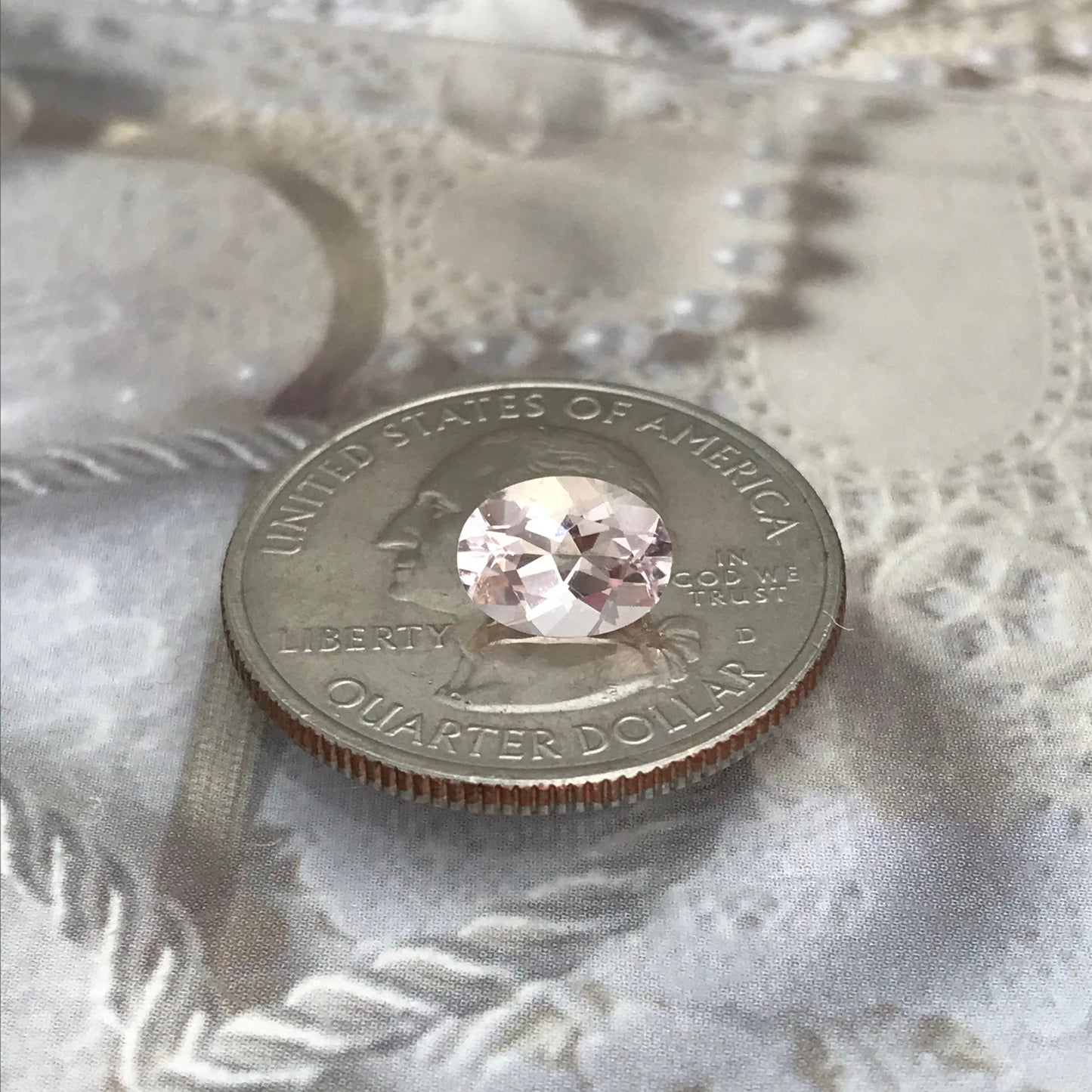 Morganite 1.09 carats 8x6 mm Oval Cut Peachy Pink Morganite, Faceted Loose Beryl Gemstone for Jewelry