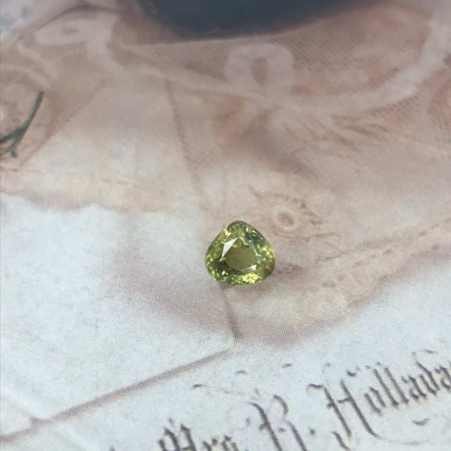 1.32 carat Natural Sapphire 6.2x6.7mm Fat Pear Cut Yellowish Green Corundum Faceted Loose Unmounted Gemstone Earth Mined Genuine Stone