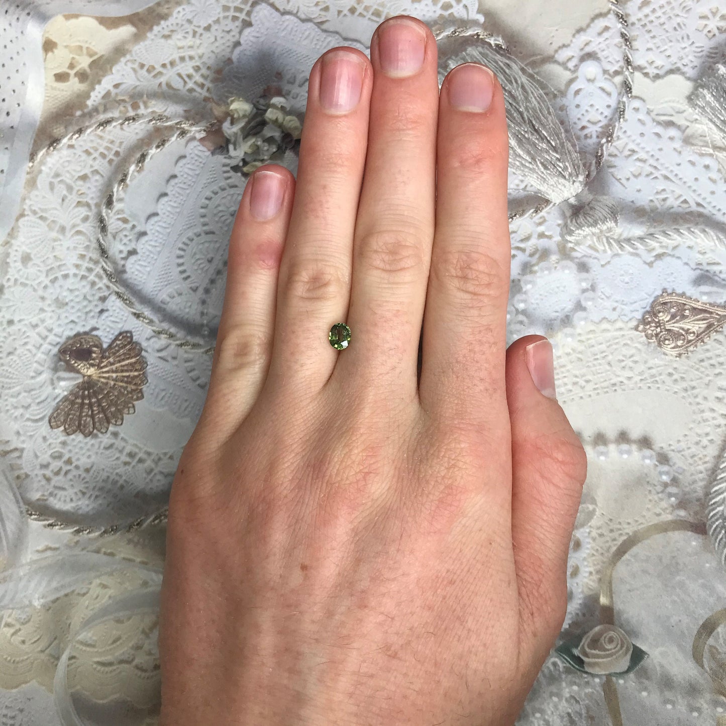 0.67 carat Natural Green Sapphire 5.6x4.5mmOval Cut Corundum Faceted Loose Unmounted Gemstone Earth Mined Genuine Stone Yellowish Green