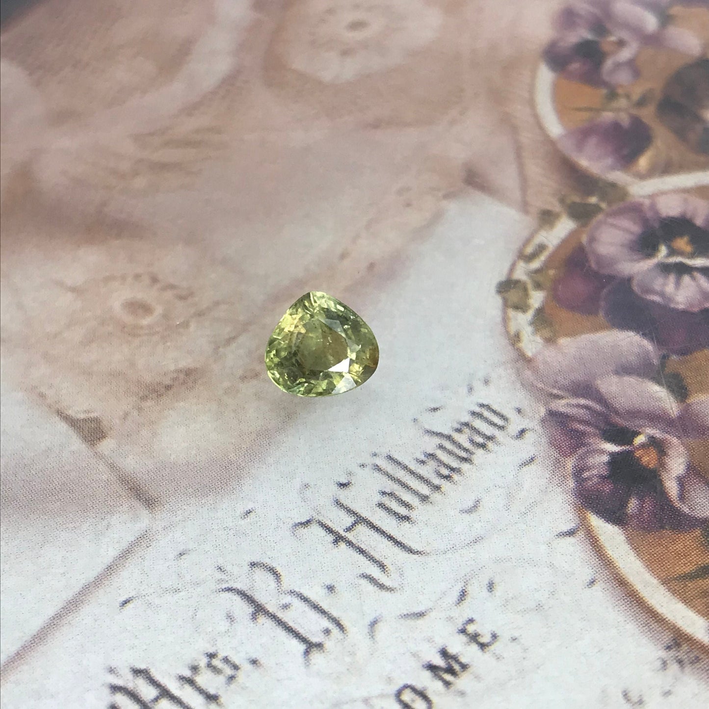 1.32 carat Natural Sapphire 6.2x6.7mm Fat Pear Cut Yellowish Green Corundum Faceted Loose Unmounted Gemstone Earth Mined Genuine Stone