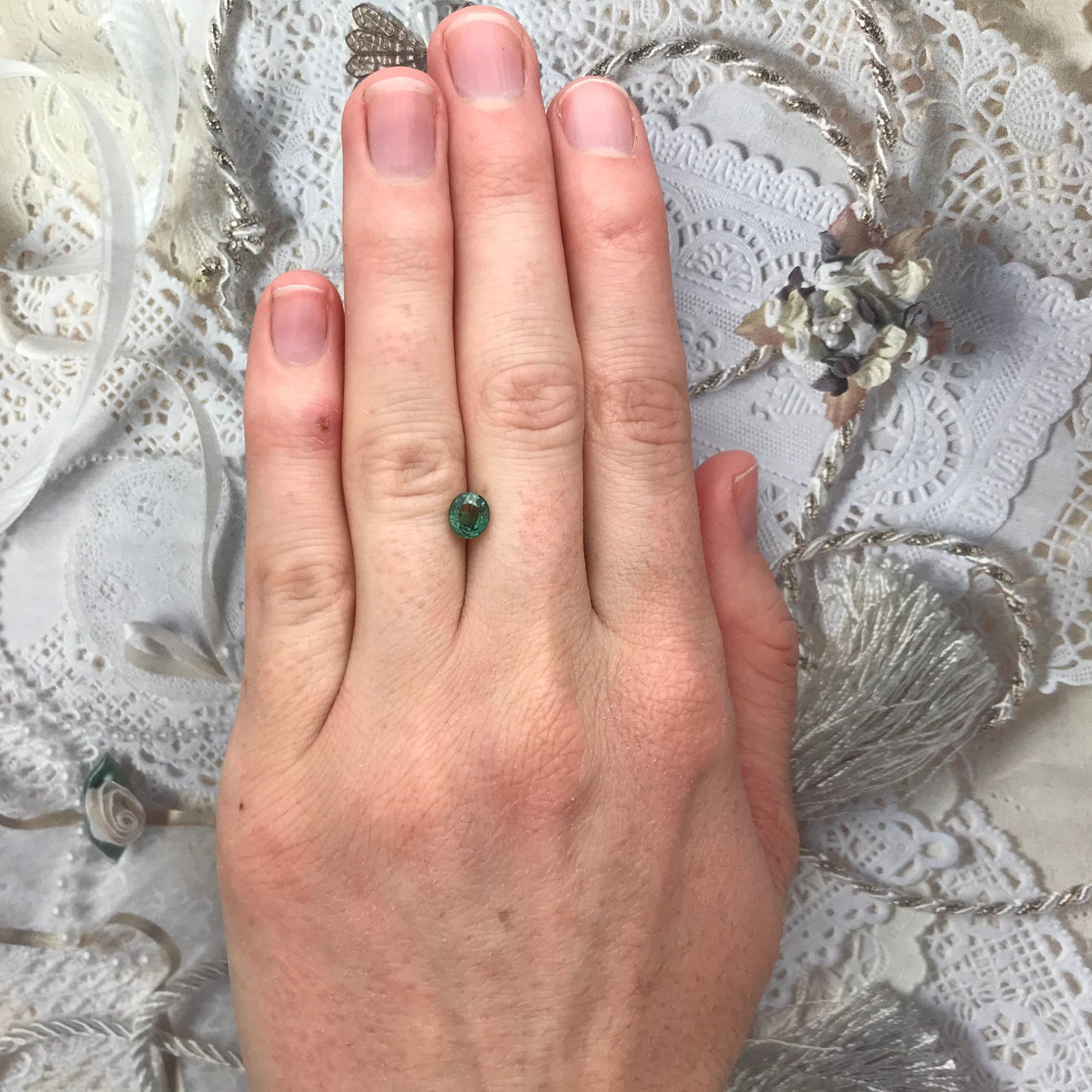 1 carat Natural Green Sapphire 6x5.3mm Oval Cut Corundum Faceted Loose Gemstone Stone Bluish Green