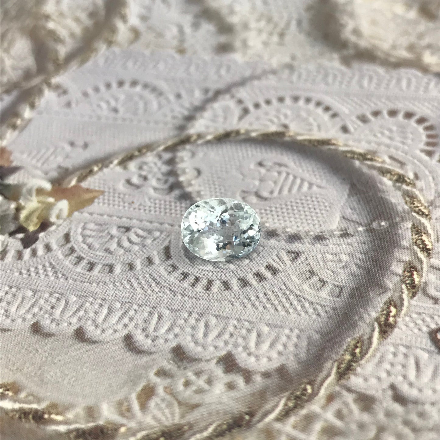 Natural Aquamarine 2.39 carat 8.5x7.5.5mm Oval Cut Unheated Blue Beryl, light Aquamarine, Faceted Loose Wholesale Gemstone for Jewelry