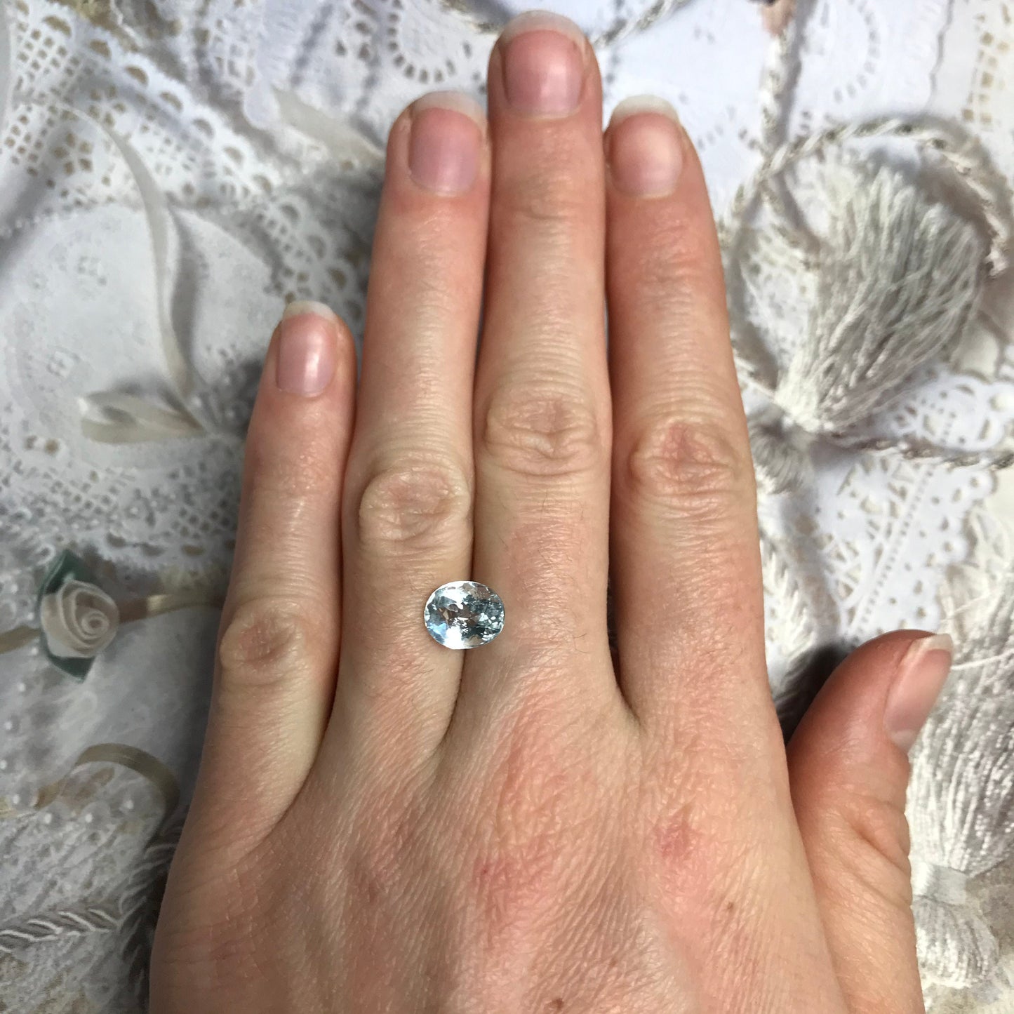 Natural Aquamarine 2.39 carat 8.5x7.5.5mm Oval Cut Unheated Blue Beryl, light Aquamarine, Faceted Loose Wholesale Gemstone for Jewelry