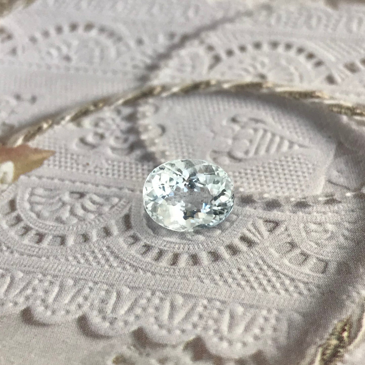 Natural Aquamarine 2.39 carat 8.5x7.5.5mm Oval Cut Unheated Blue Beryl, light Aquamarine, Faceted Loose Wholesale Gemstone for Jewelry