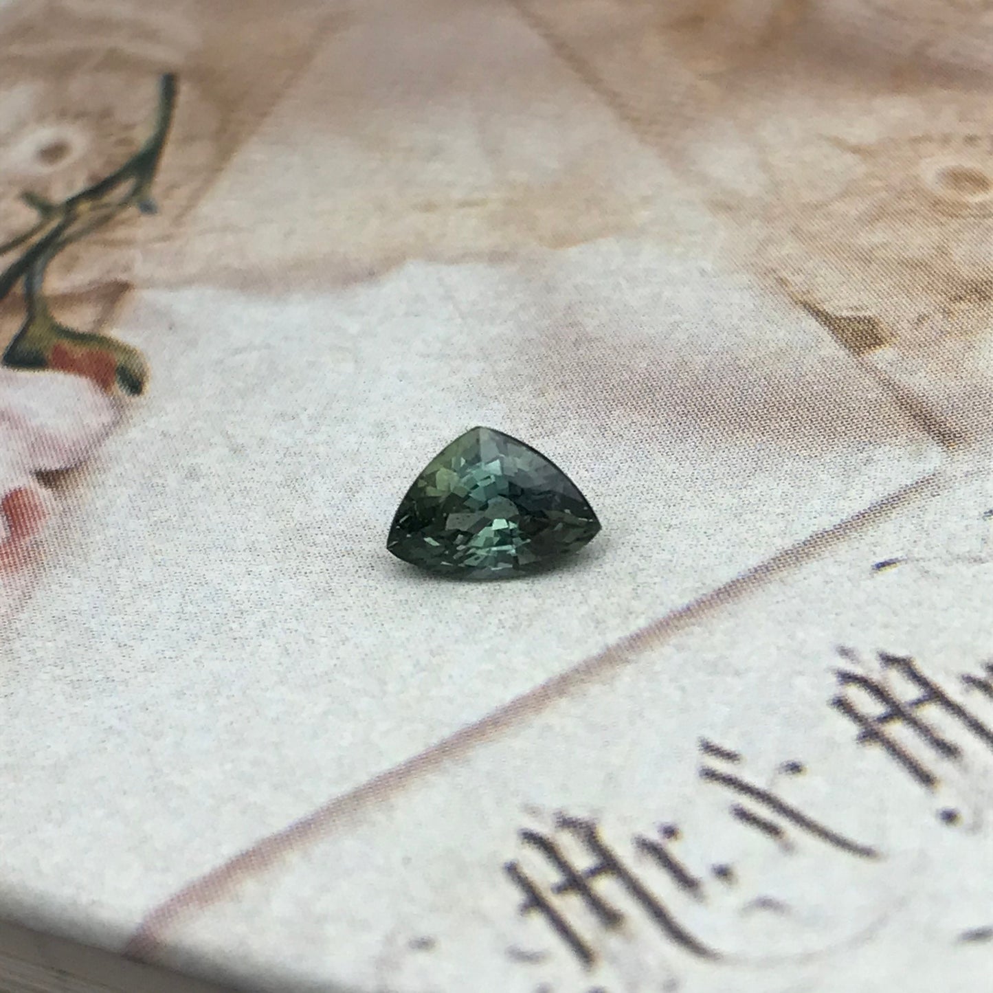 Natural Bluish Green Sapphire 7x5mm 0.95 Carat Gemstone Trillion Cut Corundum Gem Faceted Loose Unmounted