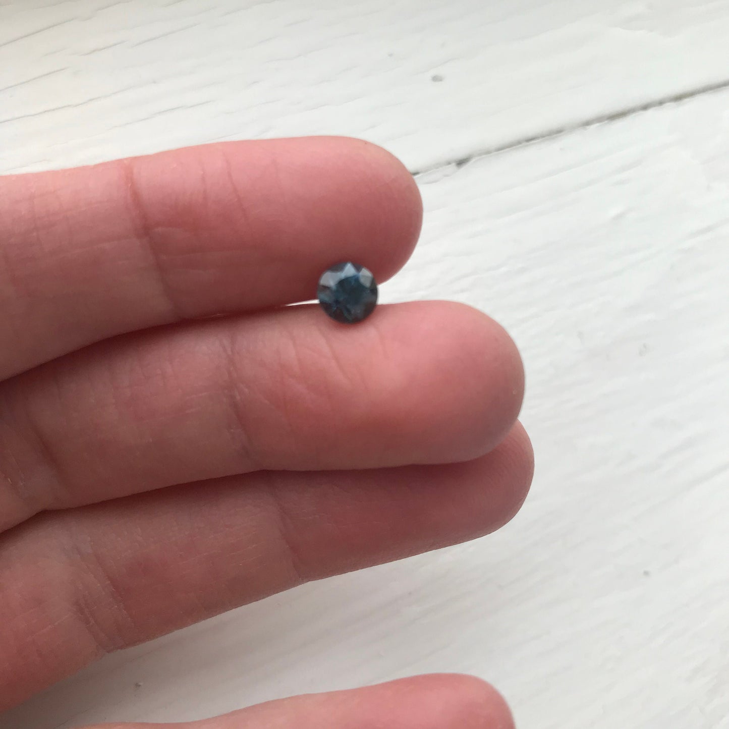 Untreated 5.4 mm Round Natural Blue Sapphire 0.89 Carat Corundum Fancy Sapphire Faceted Loose Gemstone Earth Mined Stone Approx. 5.5mm Round