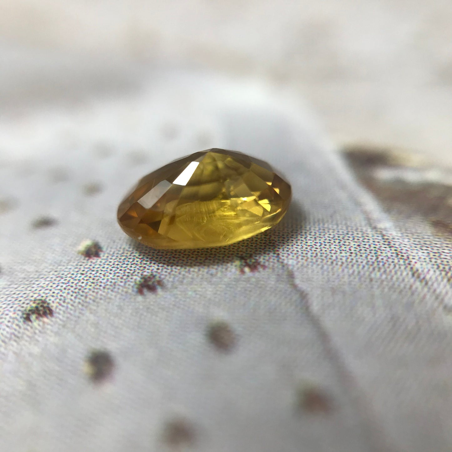 Natural Yellow Sapphire 0.95 Carats 6.6 x 5mm Oval Cut Beryllium Treated Corundum Gem Faceted Loose Unmounted Gemstone, Earth Mined