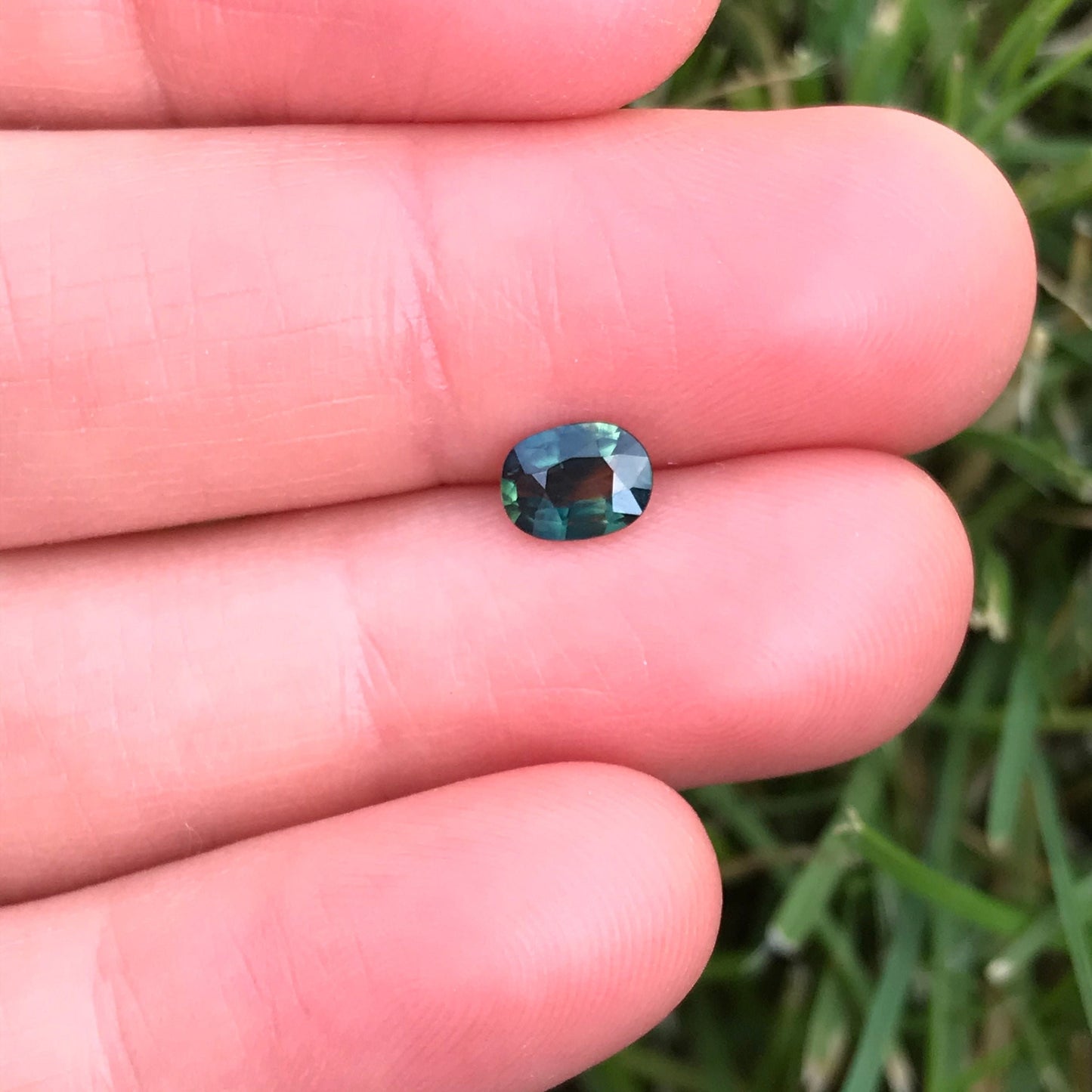 Natural Bi-Color Sapphire 6.2x4.7mm Oval 0.72 Carat Corundum Faceted Loose Unmounted Gemstone Earth Mined Gem - US Seller - Peacock Sapphire