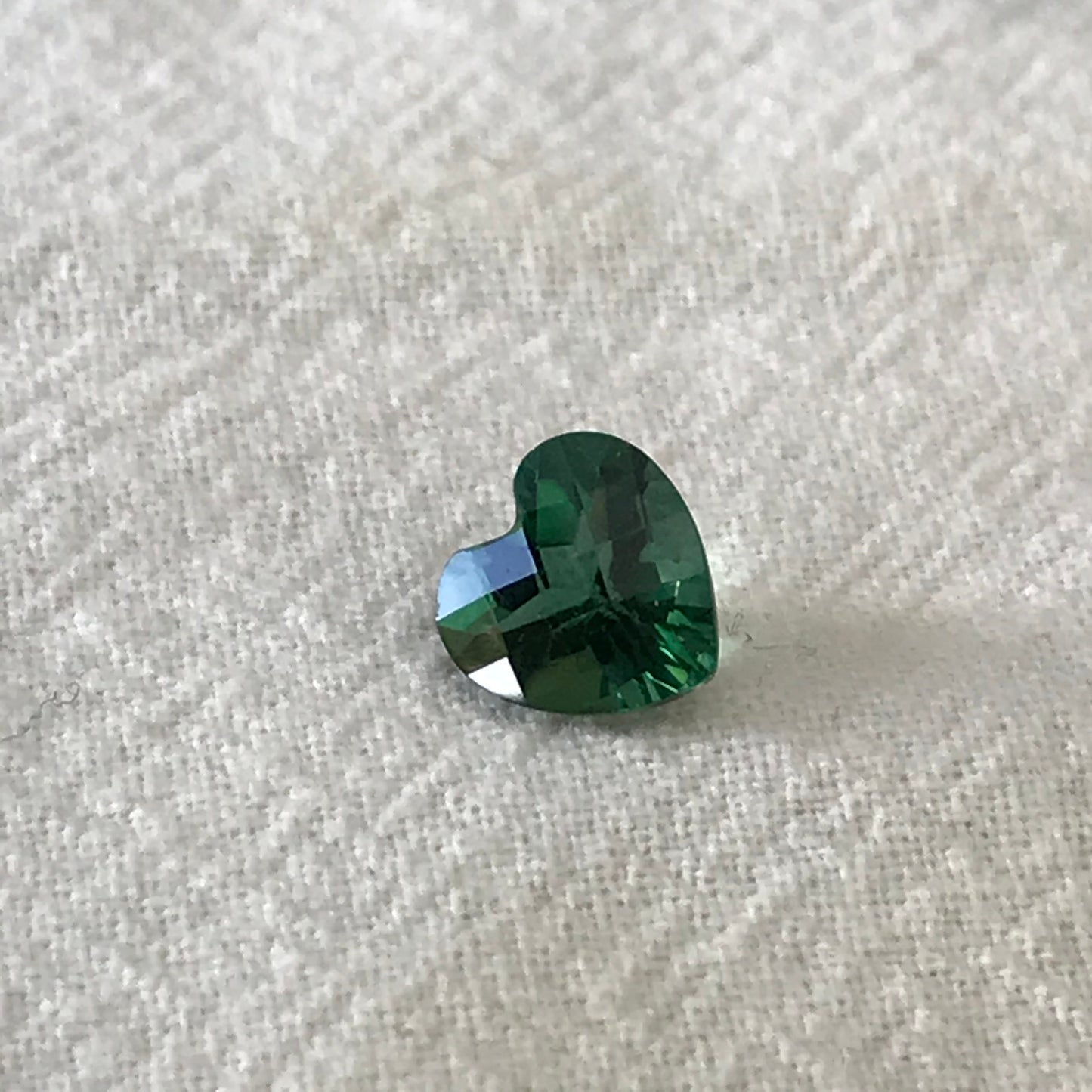 Lab Created Green Quartz 8mm Heart Cut 1.59 Carat Faceted Gem Loose Gemstone Unmounted Quartz- Synthetic Green Quartz- Lab Grown Man Made