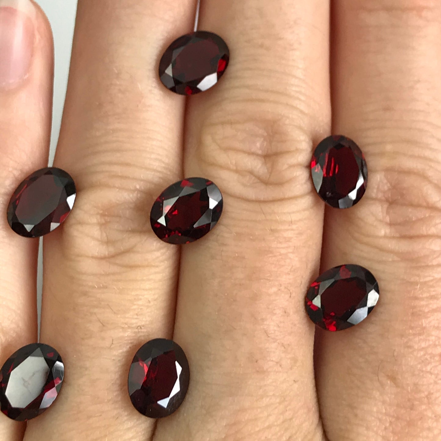 One Garnet 9x7mm Oval Cut Faceted Loose Stones Unmounted Gemstone Red Flowing Gems Approx 1.6-2ct Garnet