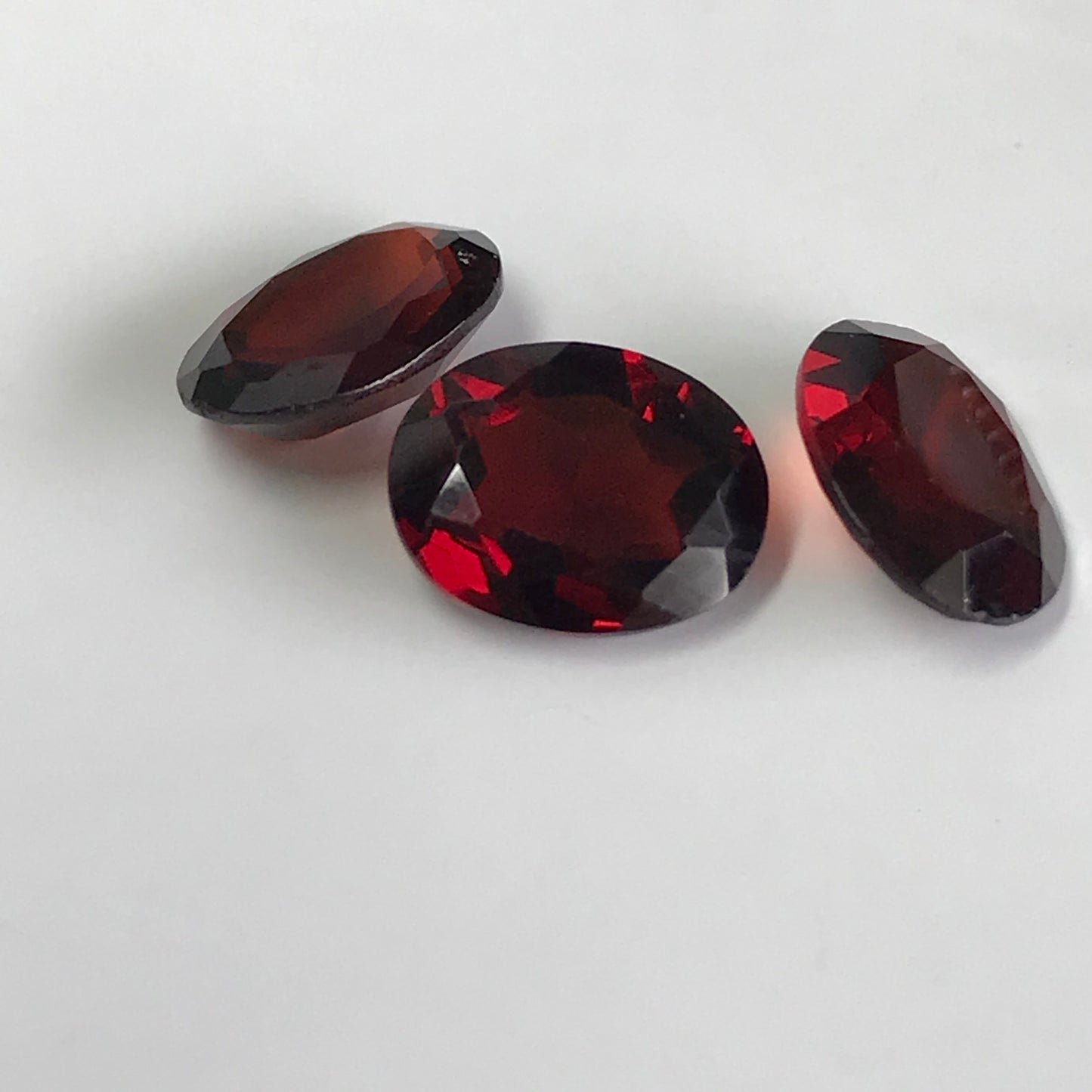 One Garnet 9x7mm Oval Cut Faceted Loose Stones Unmounted Gemstone Red Flowing Gems Approx 1.6-2ct Garnet