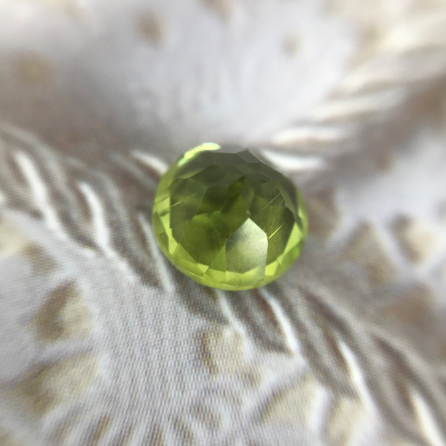 Green Peridot 8 mm Round Cut 2.28 carat Loose Natural Gem August Birthstone for Jewelry Making Faceted Unmounted Gemstone, Natural Peridot