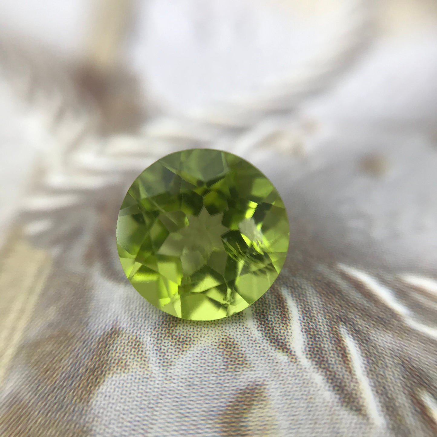 Green Peridot 8 mm Round Cut 2.28 carat Loose Natural Gem August Birthstone for Jewelry Making Faceted Unmounted Gemstone, Natural Peridot