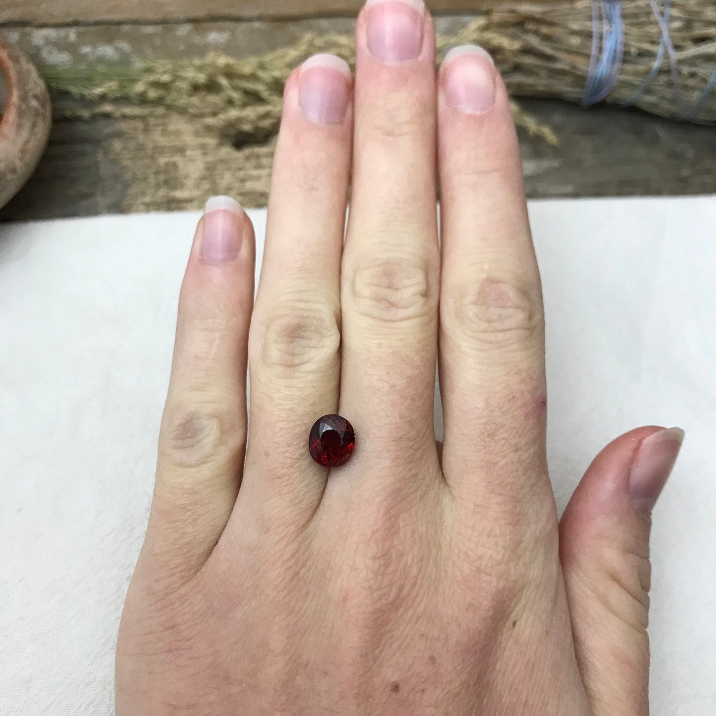 Rhodolite Pyrope Garnet 2.73 Carat 8.5x7.4mm Portuguese Oval Gemstone, Red to Purplish Red, Faceted Loose Unmounted Gem