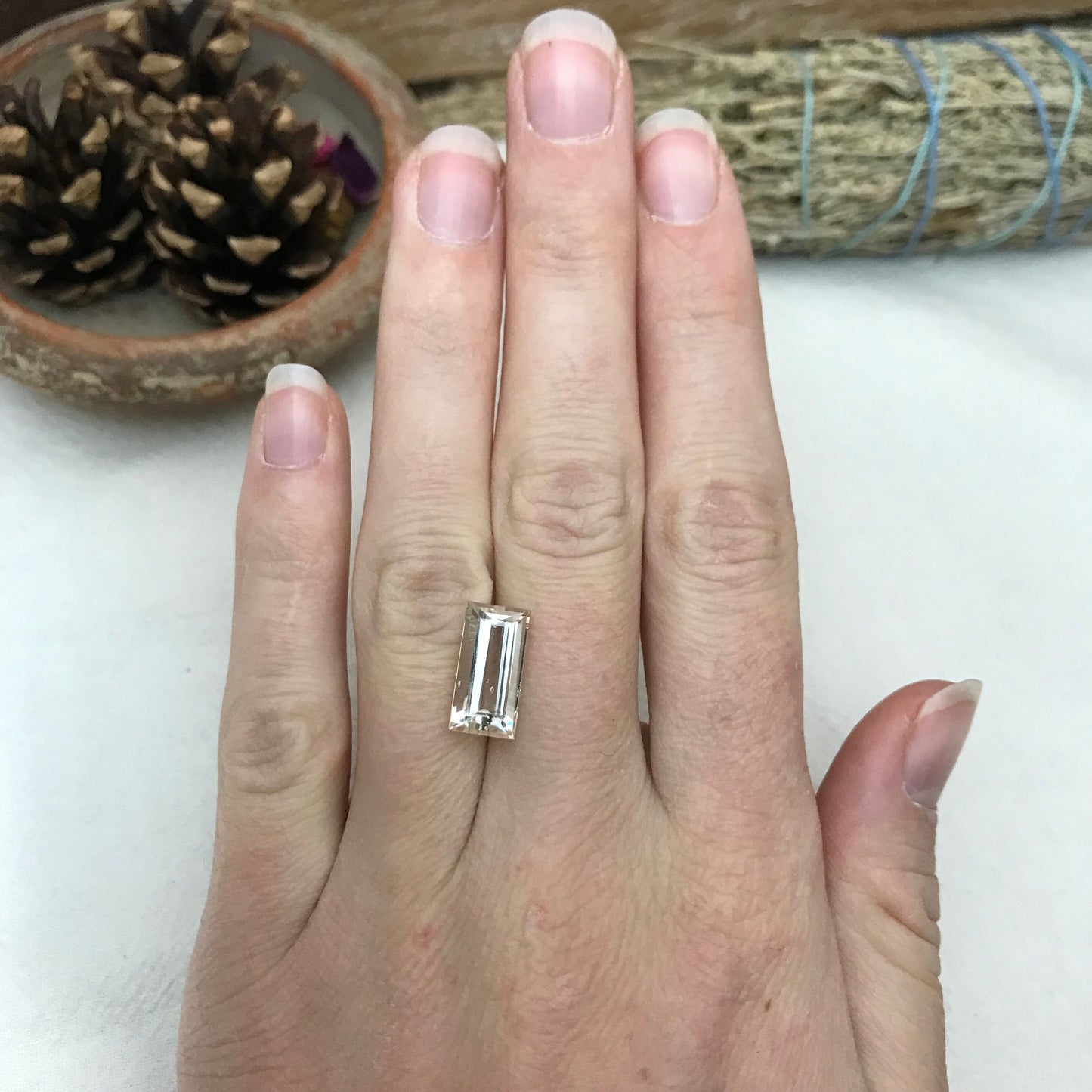 Yellow Scapolite, 14x7mm Baguette cut, 4.10 cts Cut loose Gemstone Faceted Gem Natural Gems