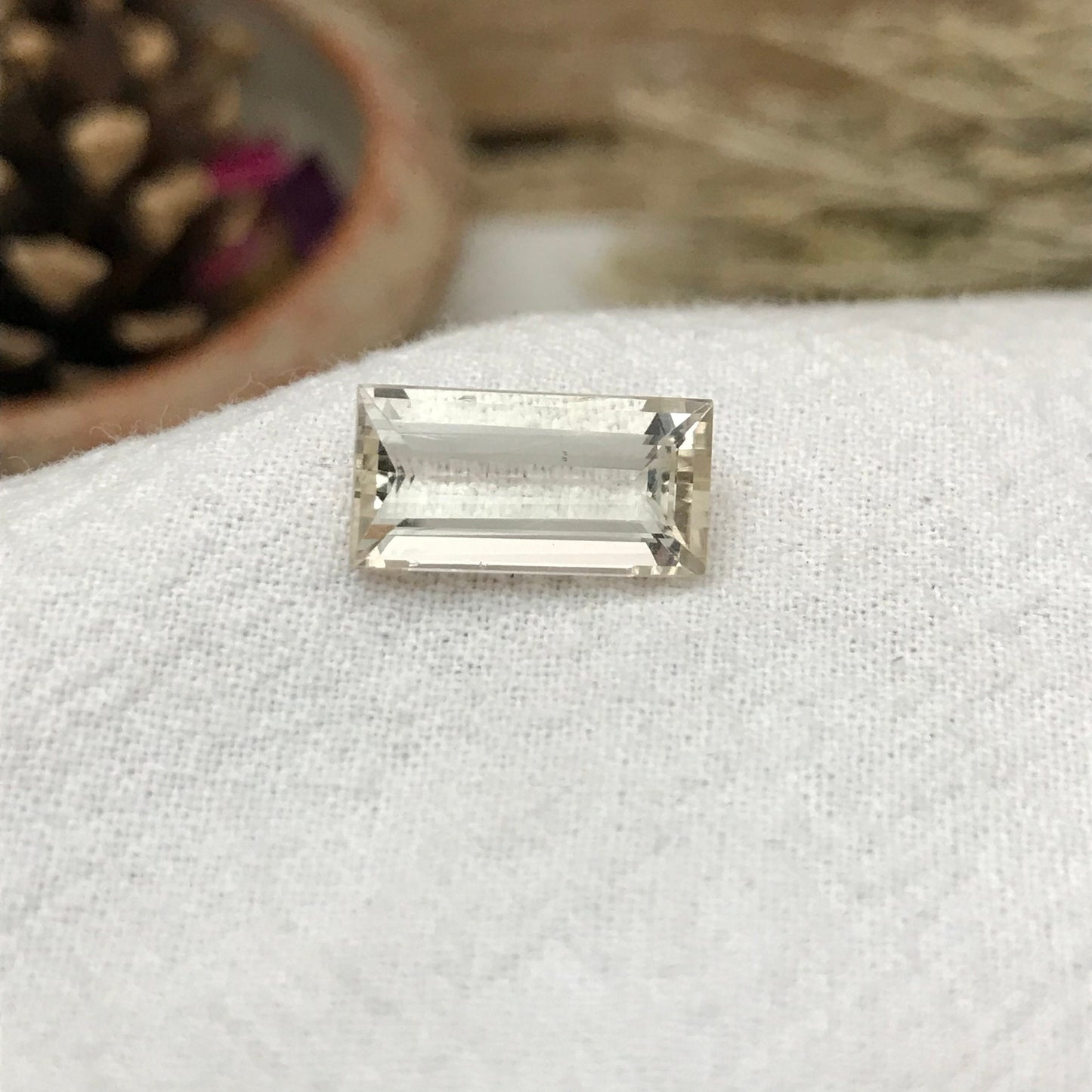 Yellow Scapolite, 14x7mm Baguette cut, 4.10 cts Cut loose Gemstone Faceted Gem Natural Gems