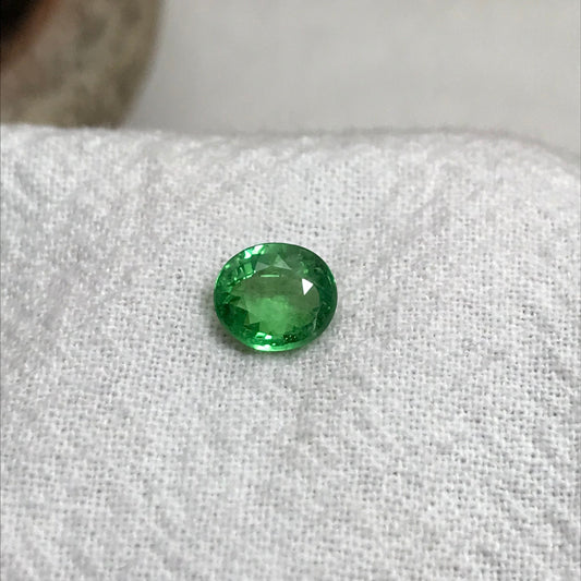 Natural Green Tsavorite Garnet 1 carats 6.6x5.8mm Faceted Oval Genuine Gemstone Unmounted Loose Gem Earth Mined Green Garnet
