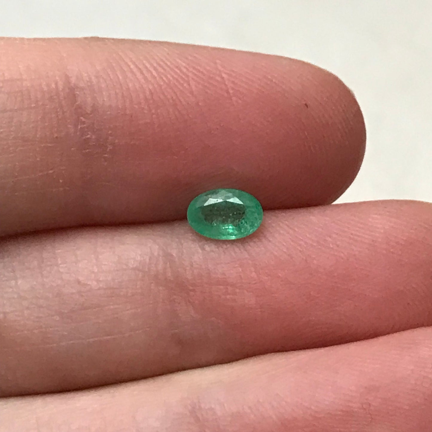 0.41cts Natural Emerald 6x4mm Oval Cut Faceted Light Green Emerald, Gem Precious Gemstone Loose Recycled Gemstone