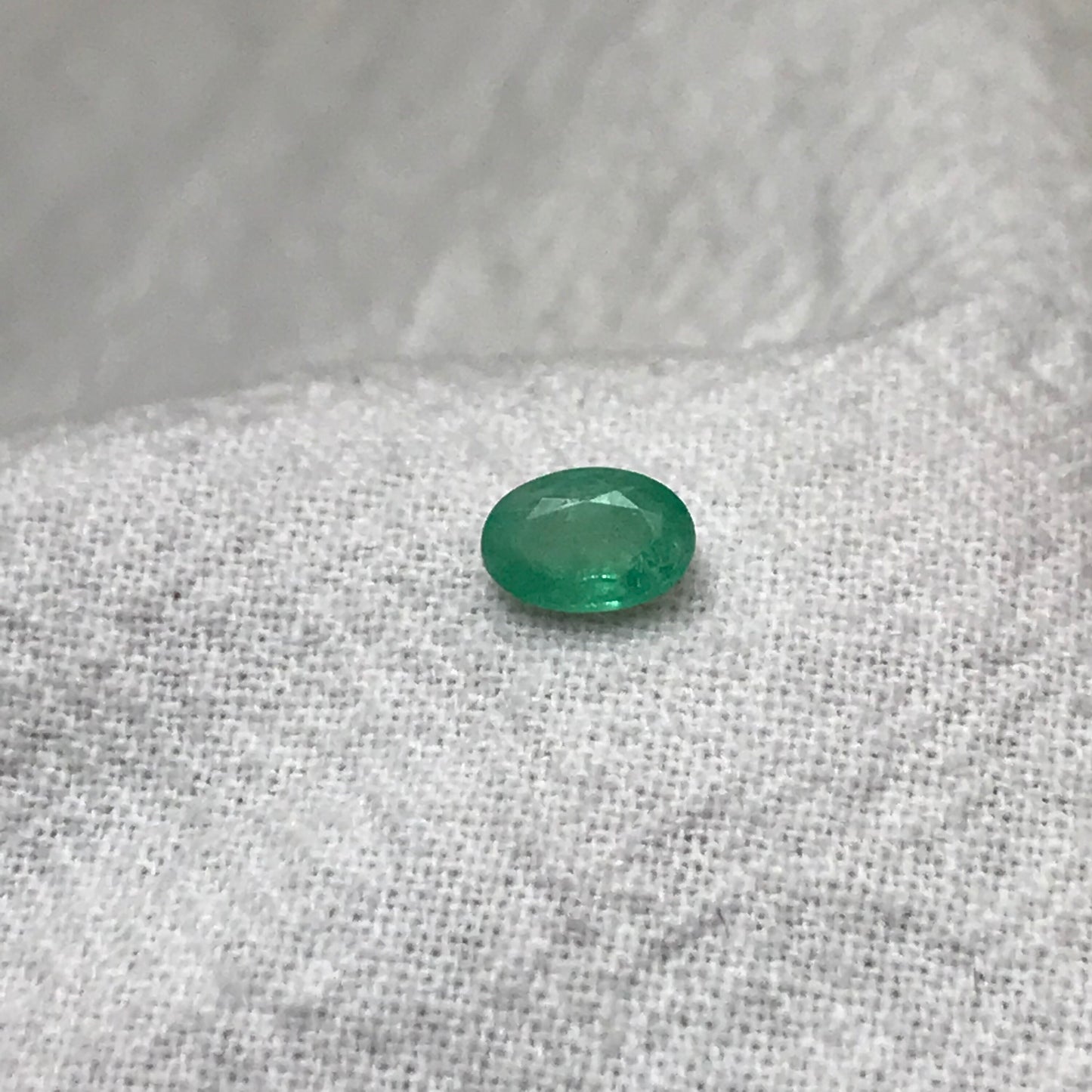 0.41cts Natural Emerald 6x4mm Oval Cut Faceted Light Green Emerald, Gem Precious Gemstone Loose Recycled Gemstone