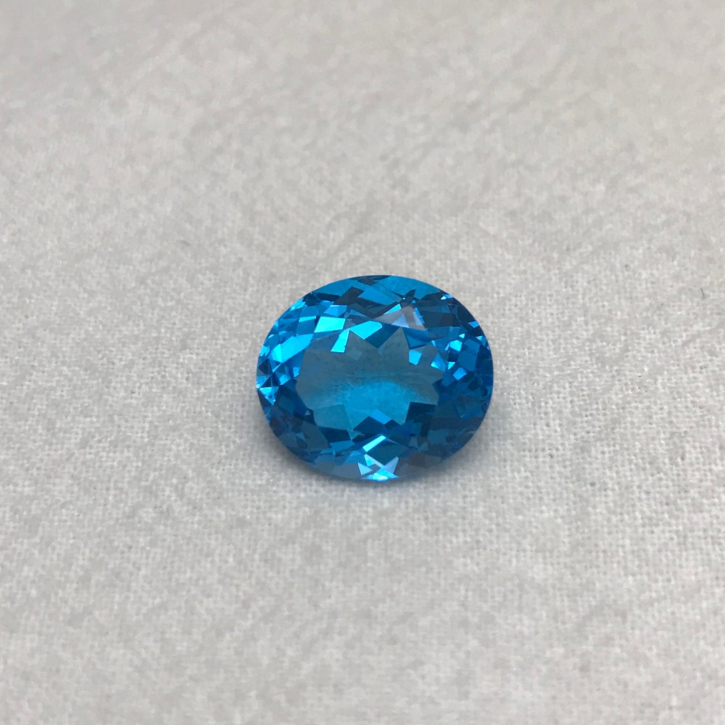 Swiss Blue Topaz 14x12mm Oval Cut Loose Topaz 10 ct Gemstones Bright Blue Topaz Faceted Very Blue Topaz Unmounted December Birthstone