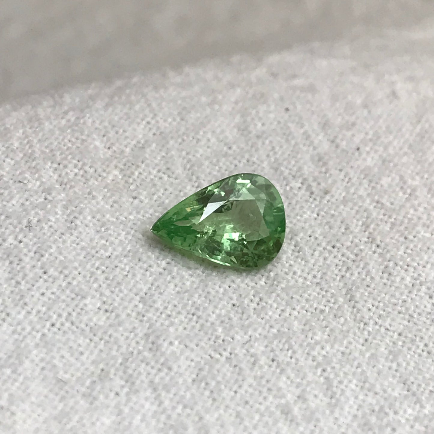 1 Ct Natural Mint Green Tsavorite Garnet 7.8x5.6mm Pear Cut, Wholesale Faceted Loose Gemstone for Jewelry, Emerald look a like.