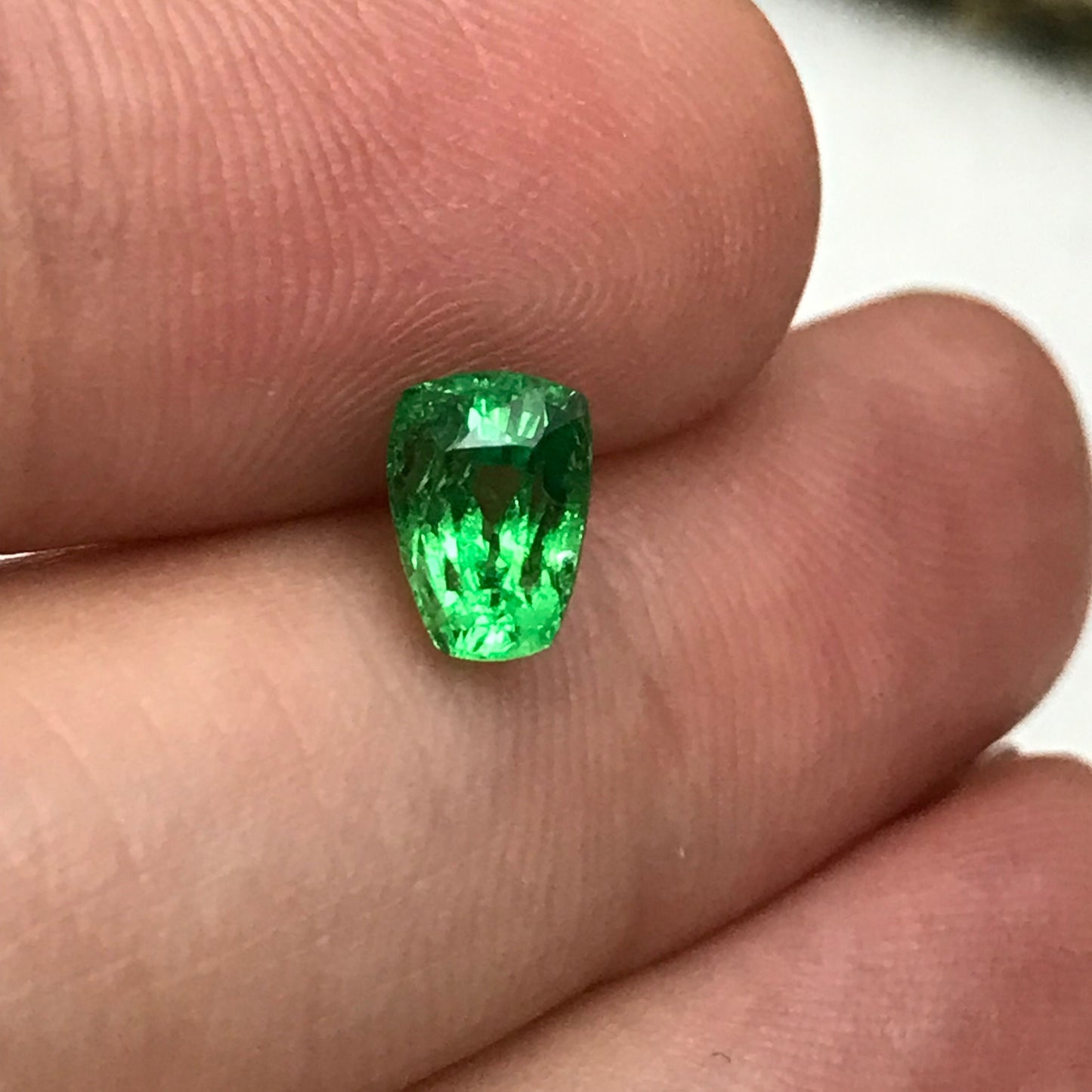 Natural Green Tsavorite Garnet 1 carat, 6.7x4.7mm Faceted Keystone Cushion Gemstone, Cushioned Trapezoid  Loose, Green Garnet