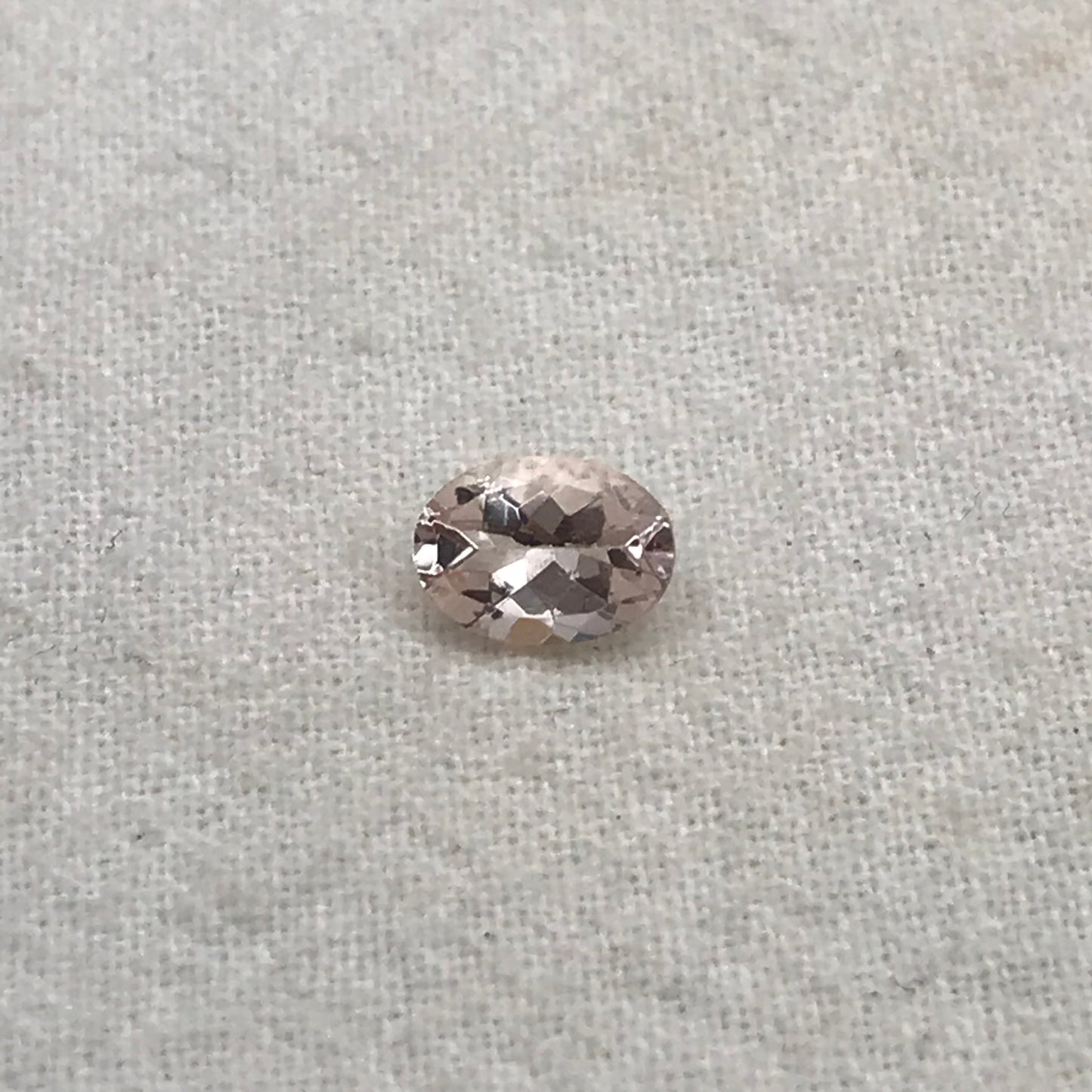 Peachy Pink Morganite 0.70 Carat 7x5mm Oval Cut, Faceted Loose Gemstone