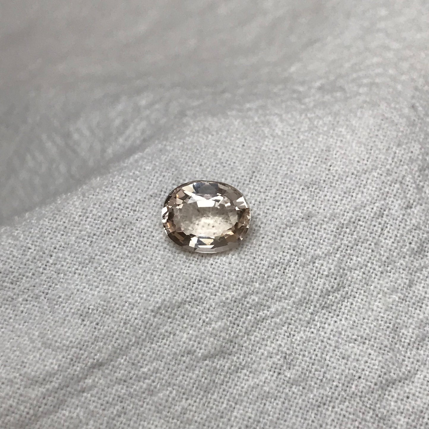 1.48 Carat Peach Morganite 8.2x6.7mm Oval Cut, Orangey Pink Morganite, Faceted Loose Beryl Unmounted Gemstone for Jewelry