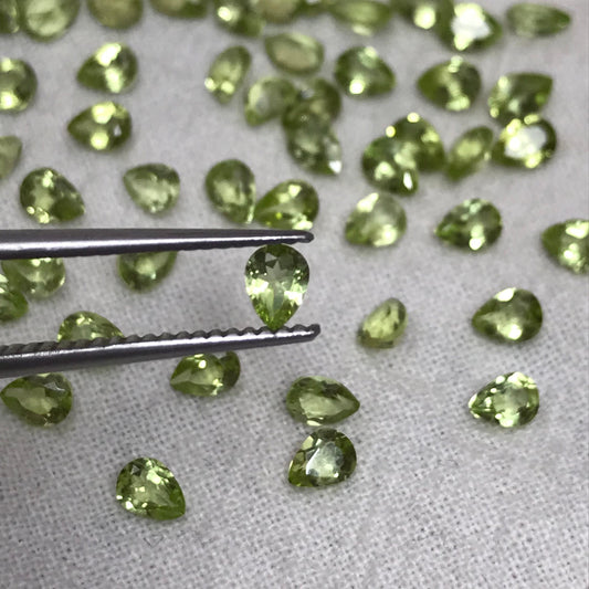 One- 4x3mm Green Peridot Pear Cut, Approx. 0.16 carats Loose Natural Gem, August Birthstone, Faceted Natural Peridot, Chrysolite, Olivine