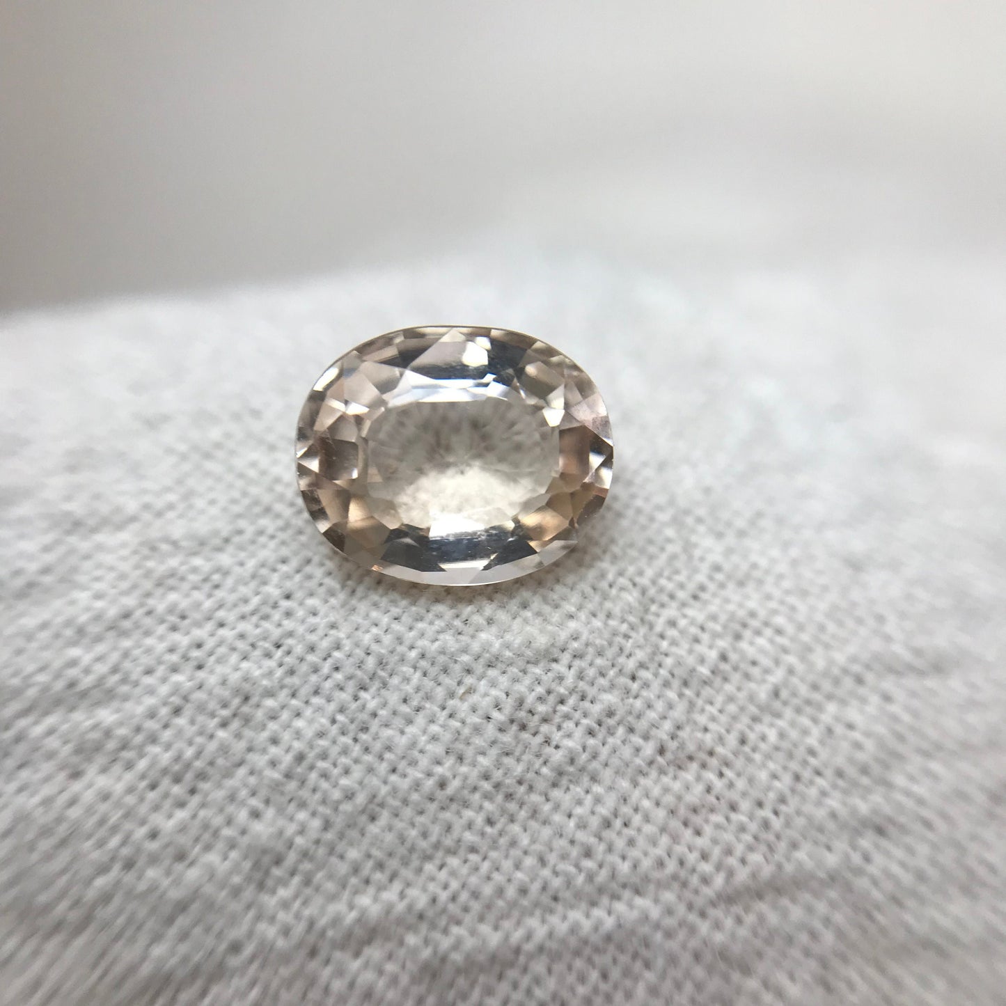 1.48 Carat Peach Morganite 8.2x6.7mm Oval Cut, Orangey Pink Morganite, Faceted Loose Beryl Unmounted Gemstone for Jewelry