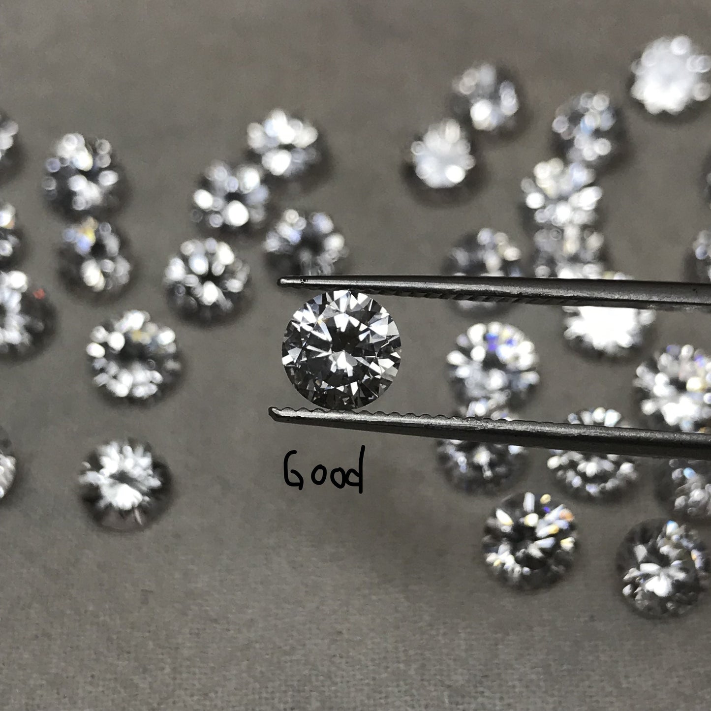 One- 6mm Round Cubic Zirconia 1.08-1.72 carat Clear Colorless CZ, Inexpensive Diamond Simulant, Faceted Loose Gemstone for Jewelry Setting