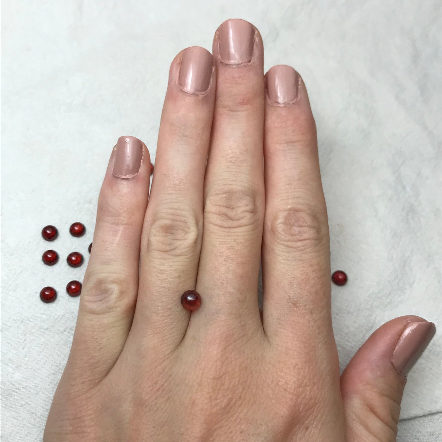 One 5mm Round Garnet Faceted Loose Stone, Cabochon Garnets, Red Flowing Gems Approx 0.70-90 ct Garnet